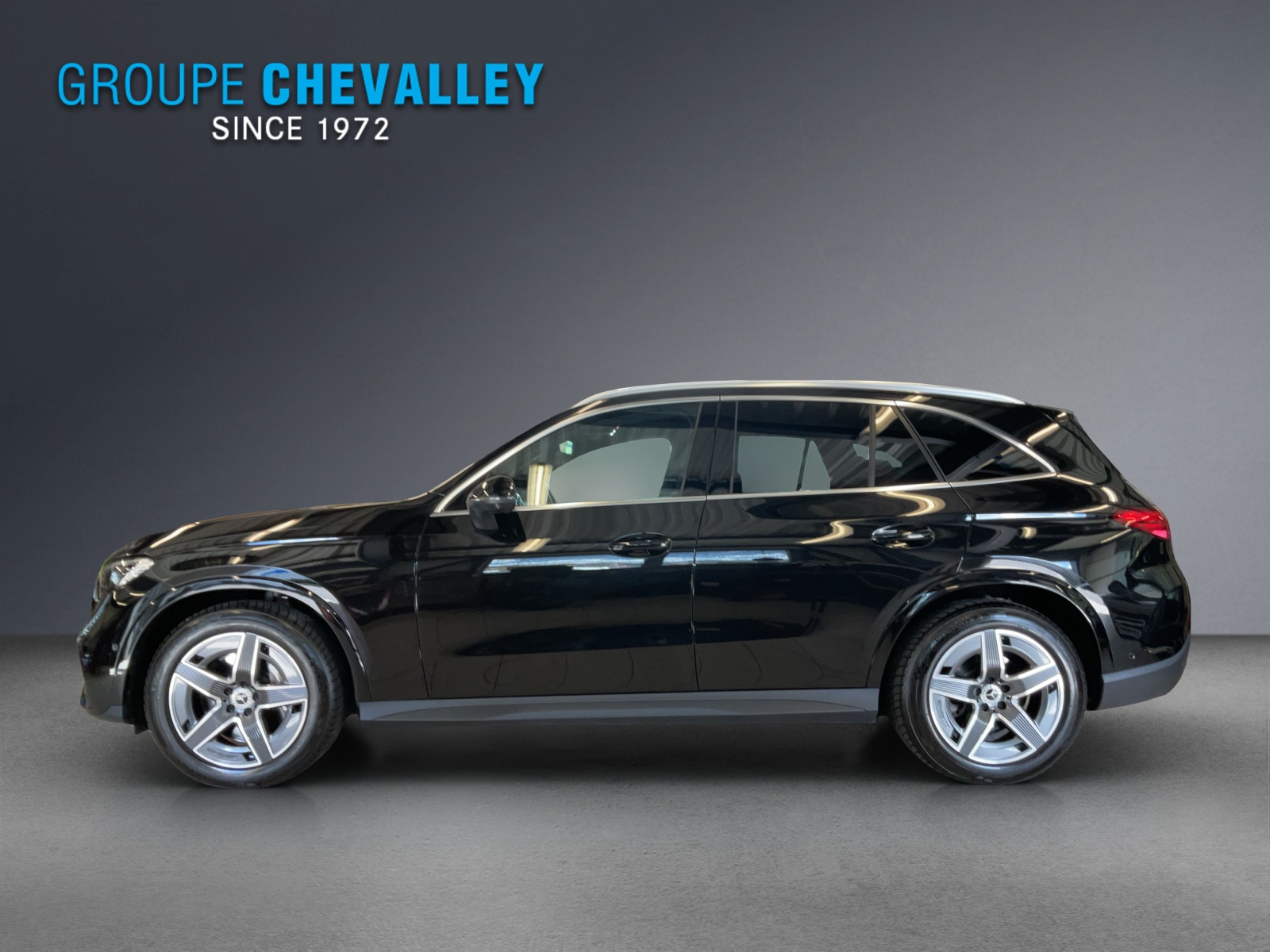 MERCEDES-BENZ GLC 300 4M AMG Line-showroom-element-2