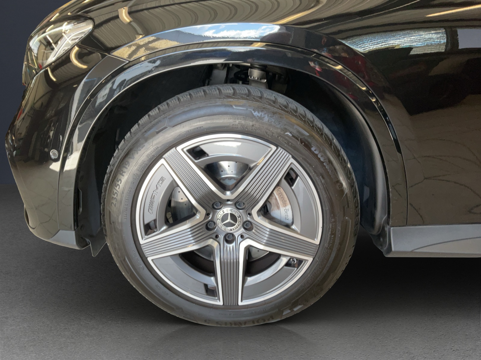 MERCEDES-BENZ GLC 300 4M AMG Line-image-5