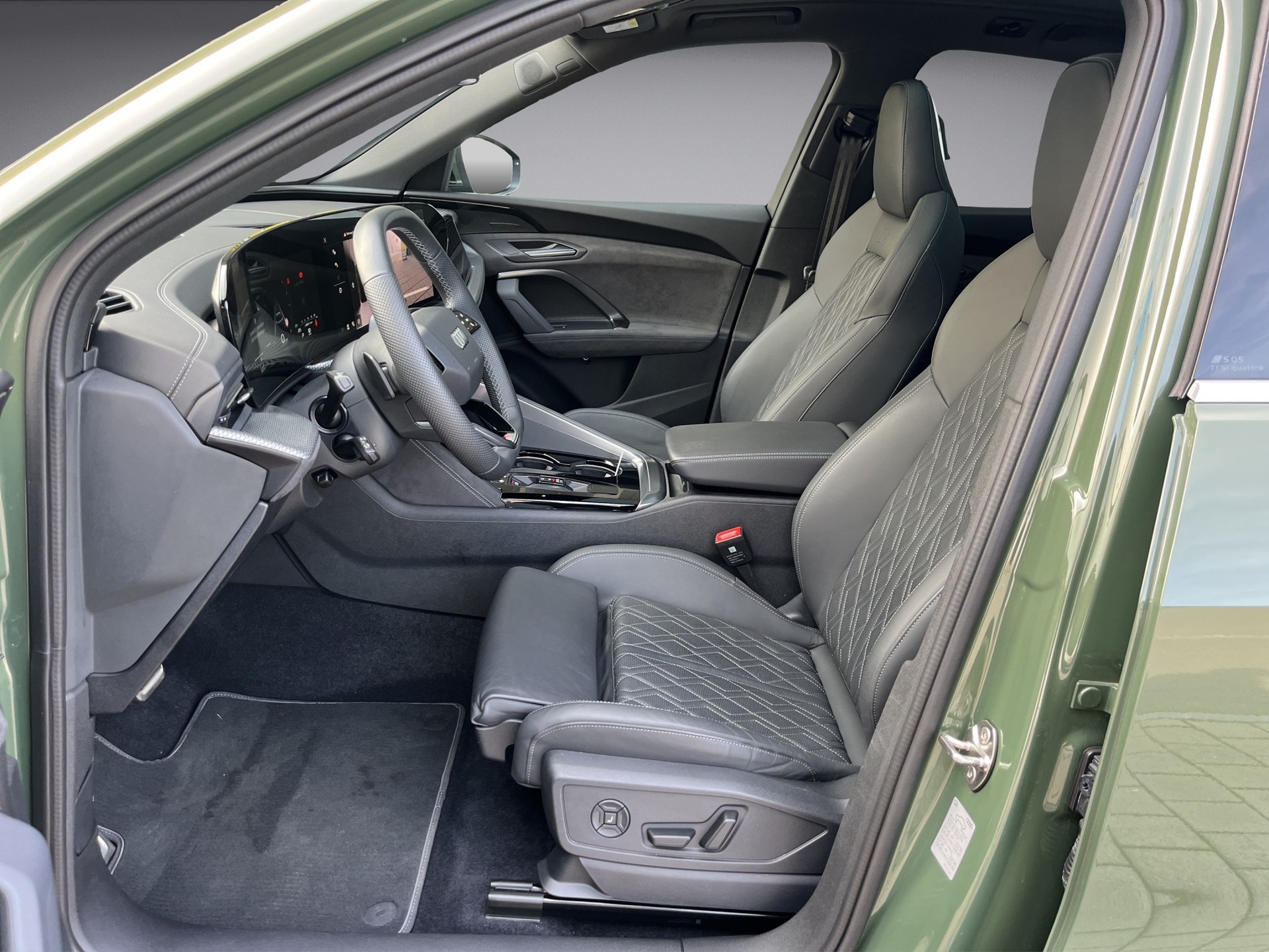 AUDI SQ5 TFSI quattro S-tronic*New Modell, S-Luftfederung, Head-up, Panodach, 360°Kamera, Memory Massage*-image-16
