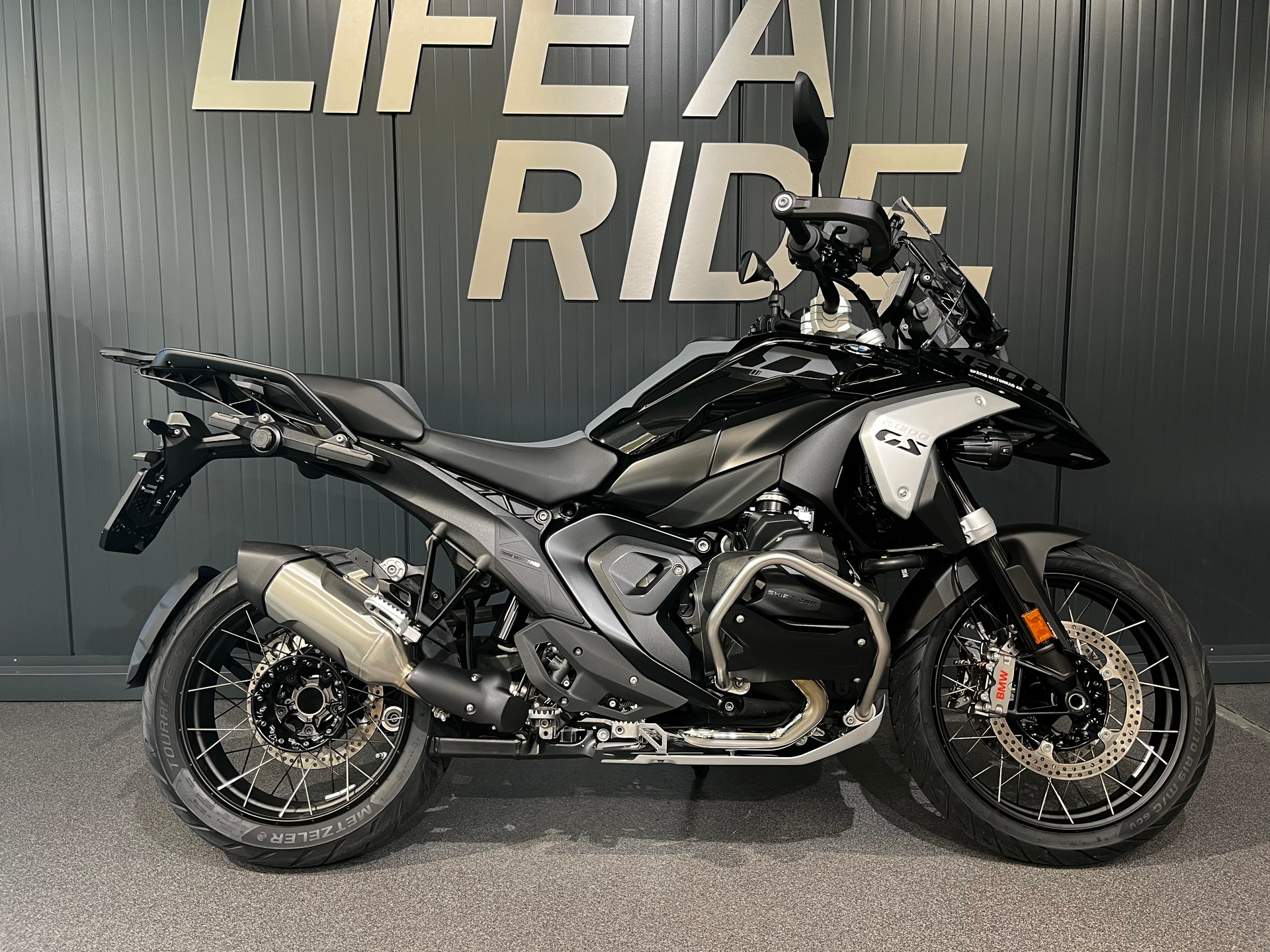 BMW R 1300 GS-image-0