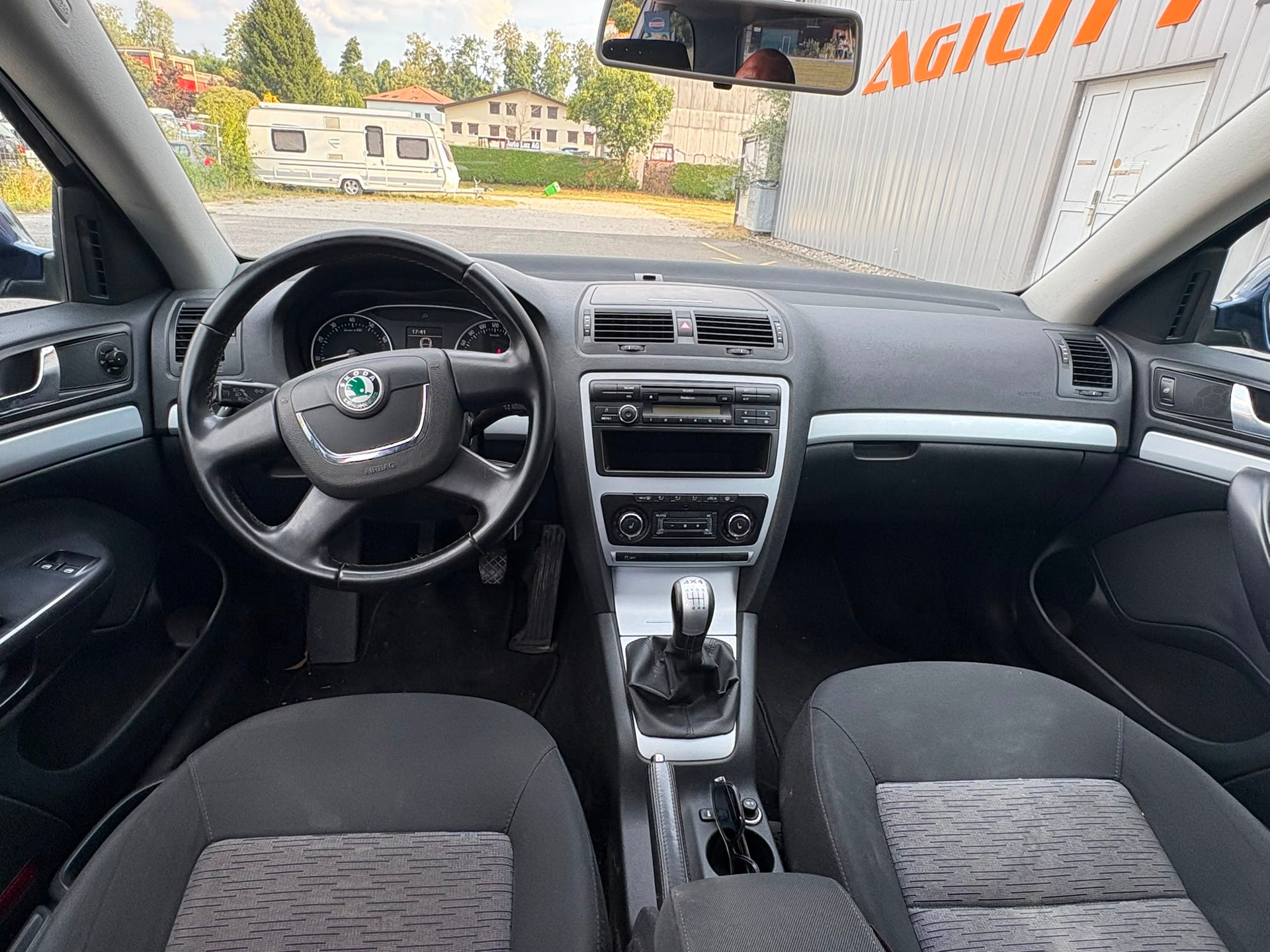 SKODA Octavia Combi 1.8 TSI Swiss Adventure 4x4-image-6