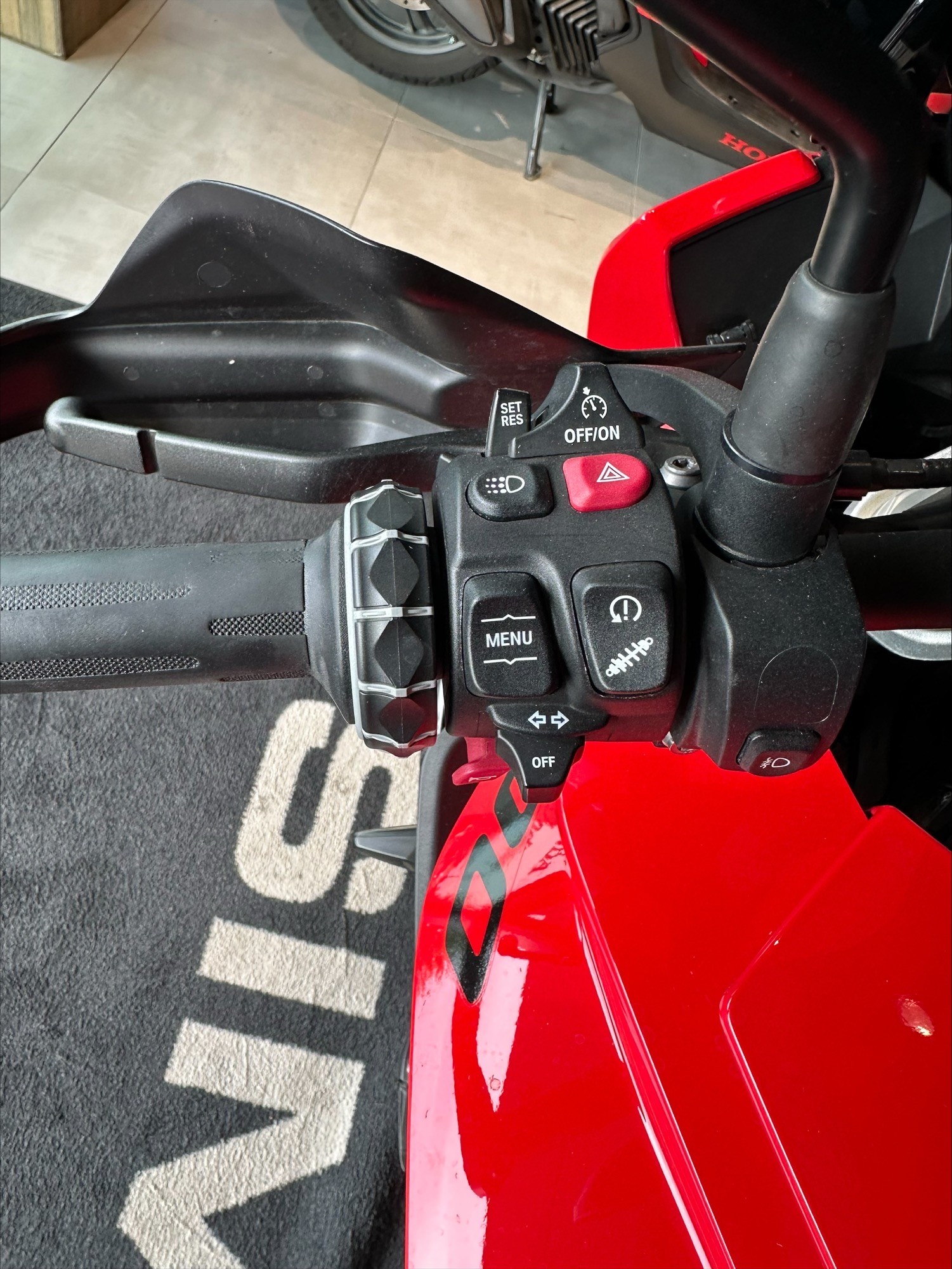BMW S 1000 XR ABS-image-10