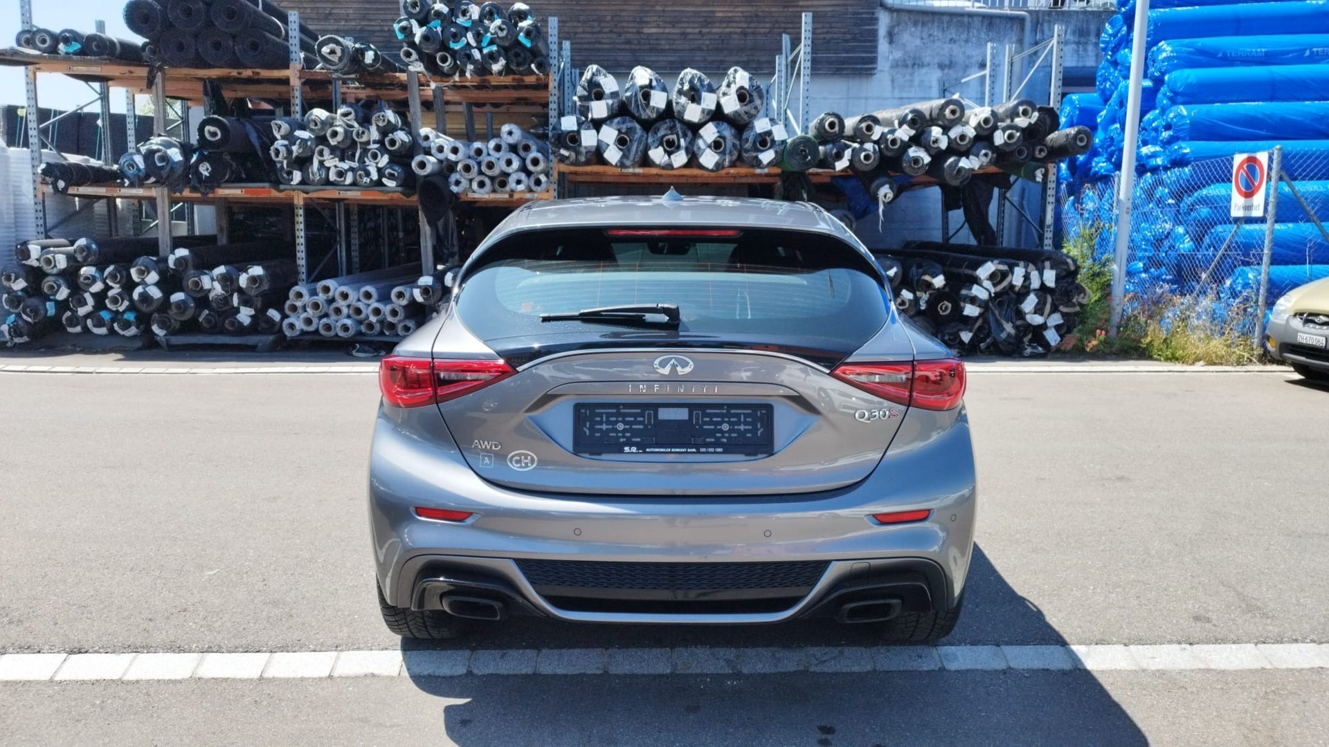 INFINITI Q30 2.0t Sport AWD DCT-image-9