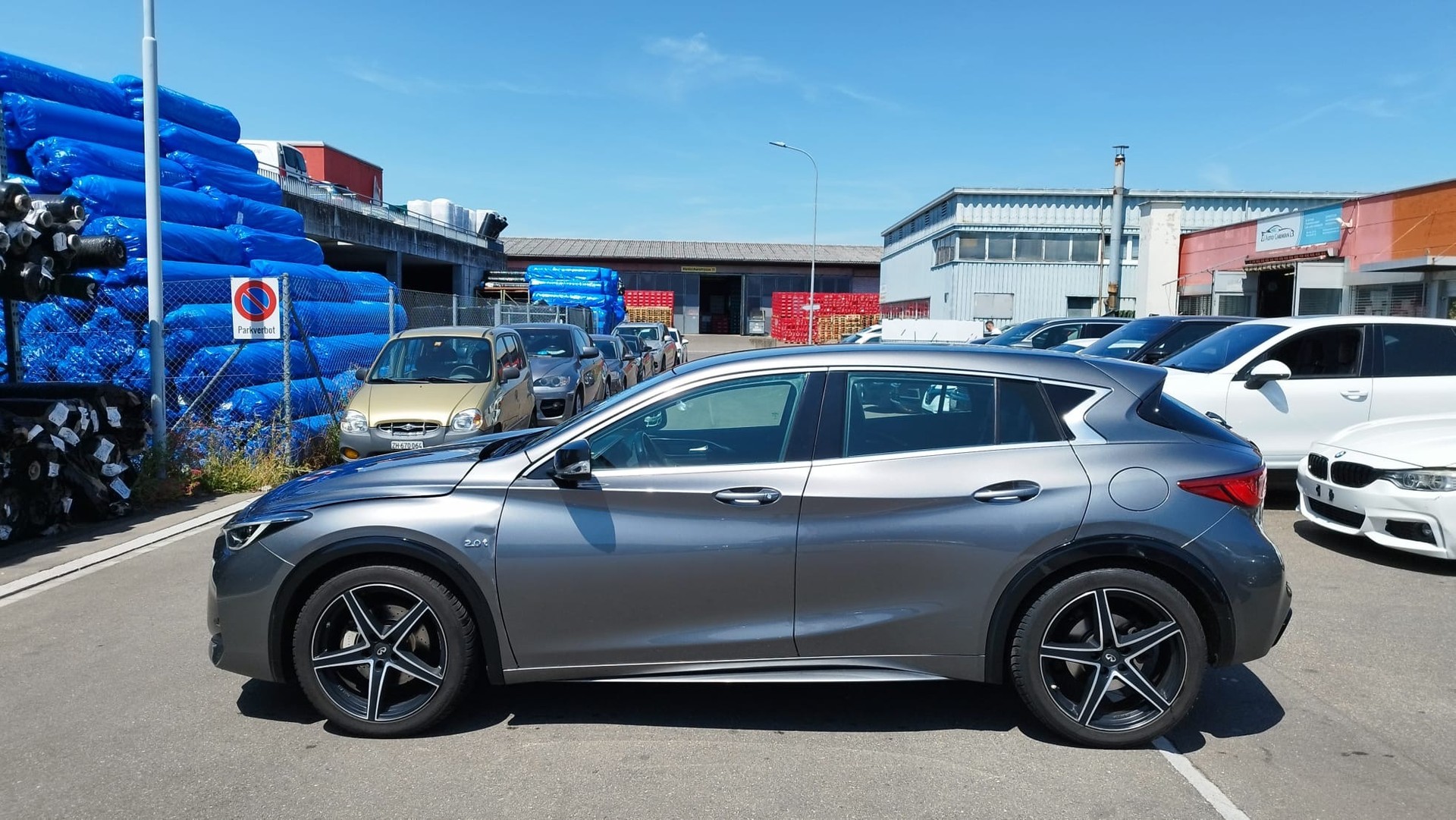 INFINITI Q30 2.0t Sport AWD DCT-image-4