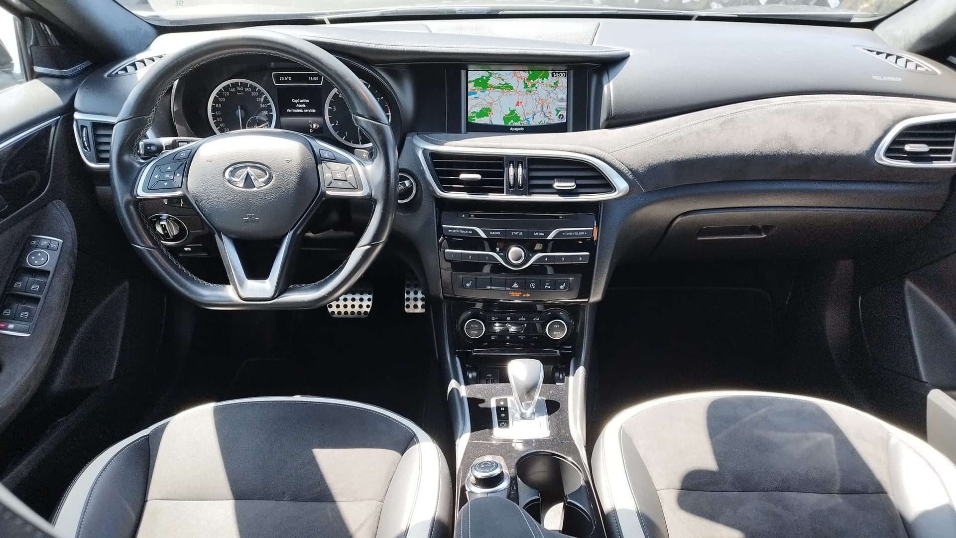 INFINITI Q30 2.0t Sport AWD DCT-image-13
