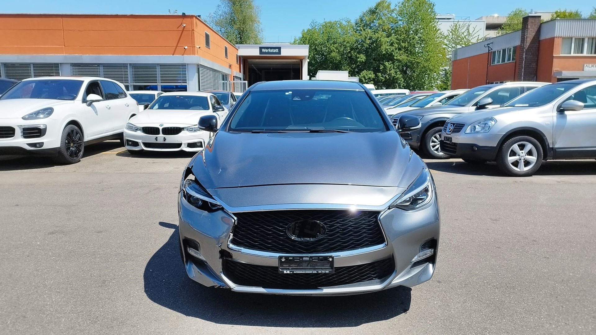 INFINITI Q30 2.0t Sport AWD DCT-image-3