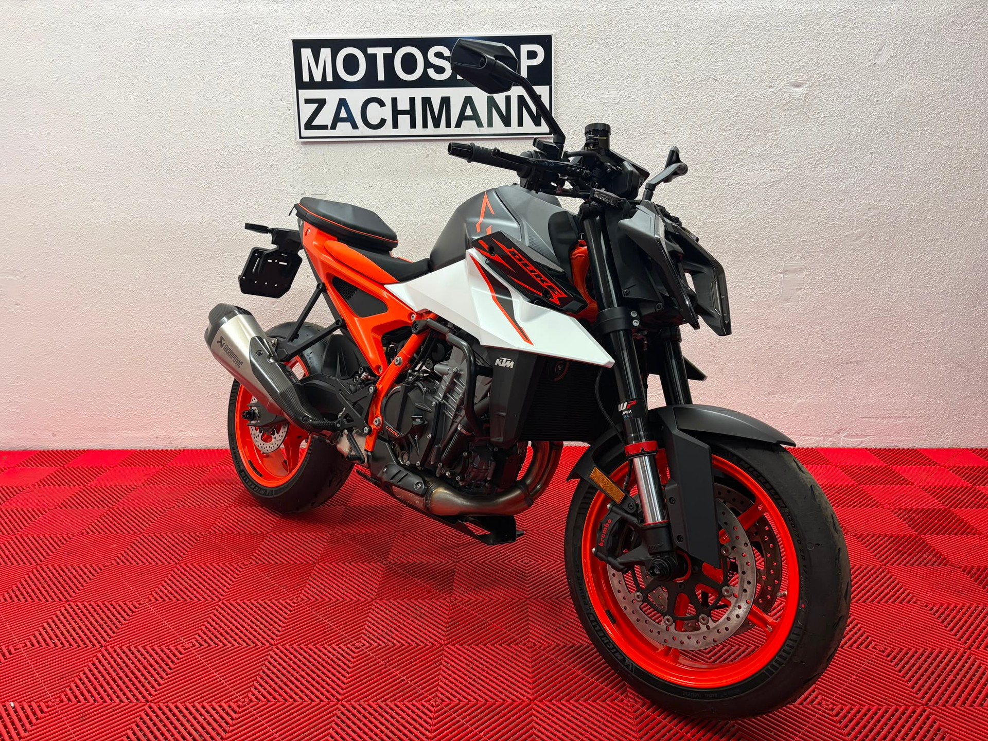 KTM 990 Duke R-image-1