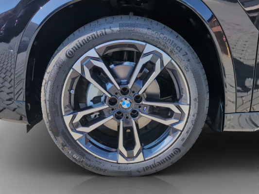 BMW iX1 eDrive 20 Ed. M Sport-image-14