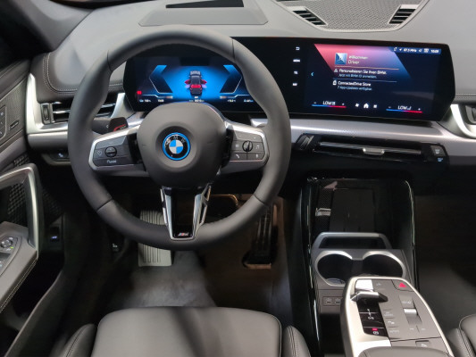 BMW iX1 eDrive 20 Ed. M Sport-image-10
