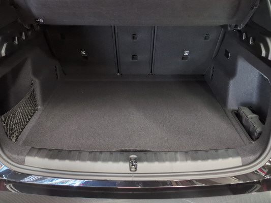BMW iX1 eDrive 20 Ed. M Sport-image-12