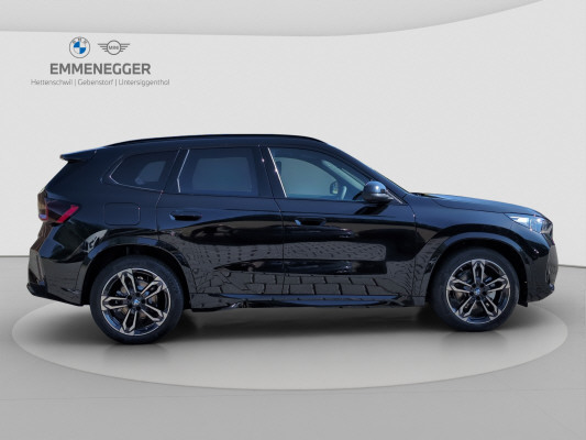 BMW iX1 eDrive 20 Ed. M Sport-image-4
