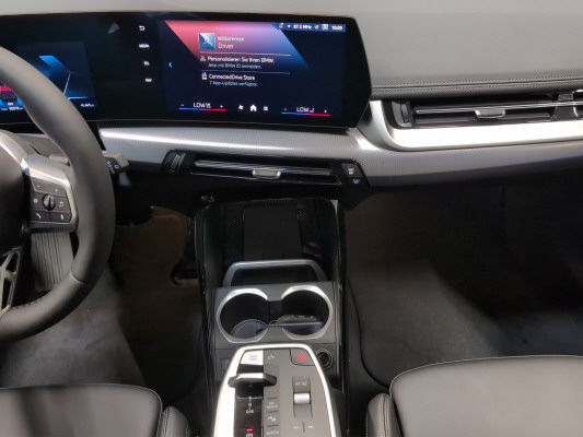 BMW iX1 eDrive 20 Ed. M Sport-image-11
