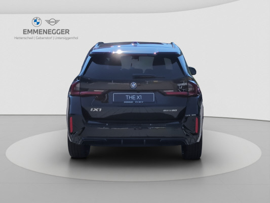 BMW iX1 eDrive 20 Ed. M Sport-image-6