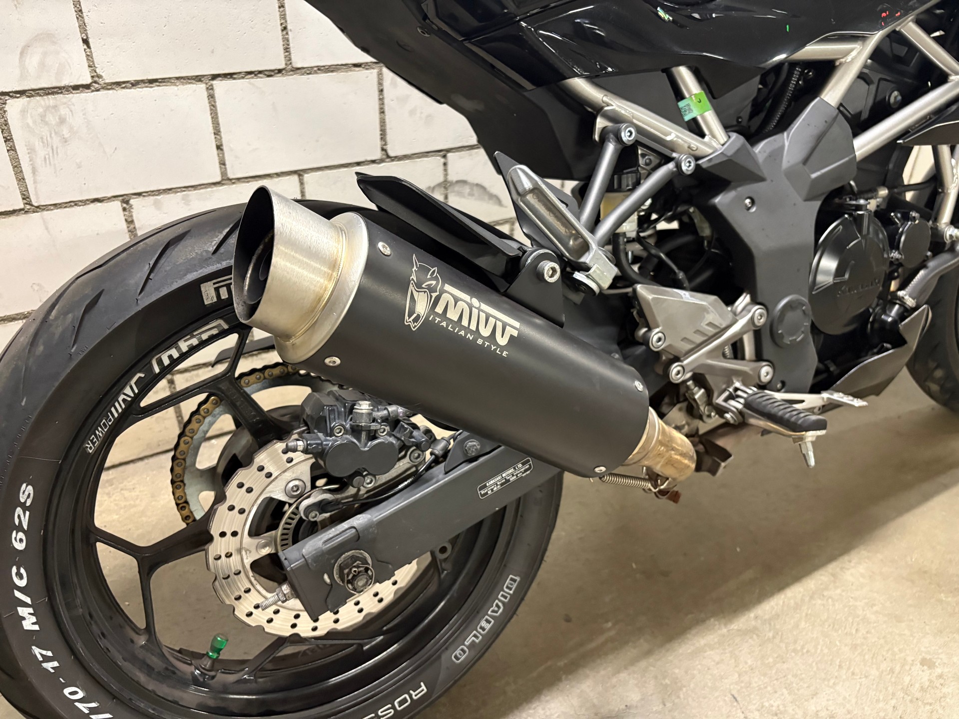 KAWASAKI Z 125-image-6