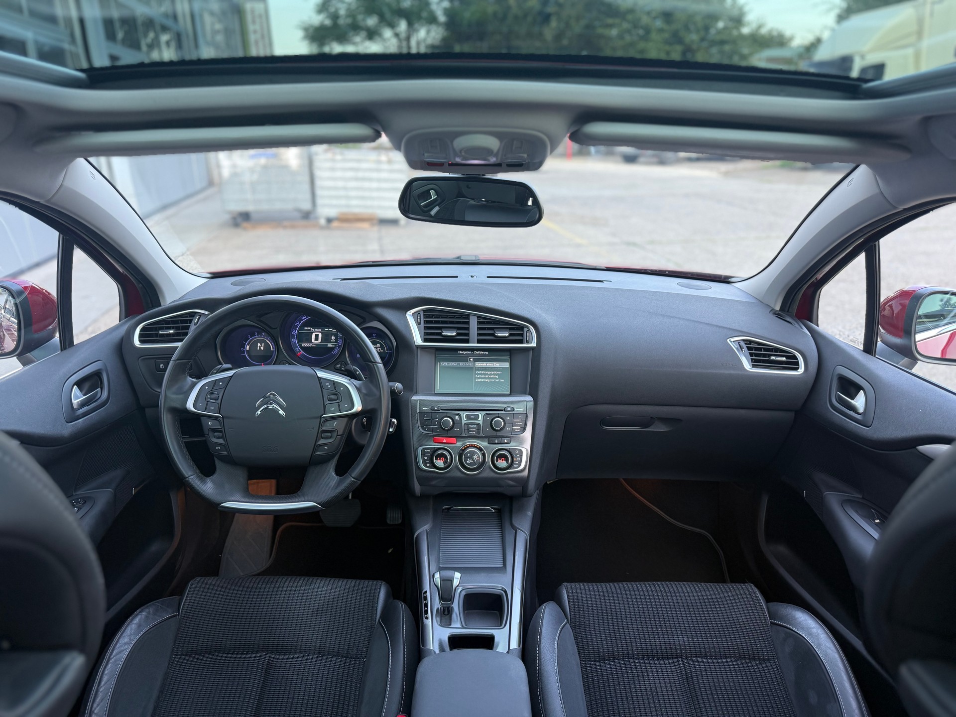 CITROEN C4 1.6 e-HDi Exclusive EGS6-image-4