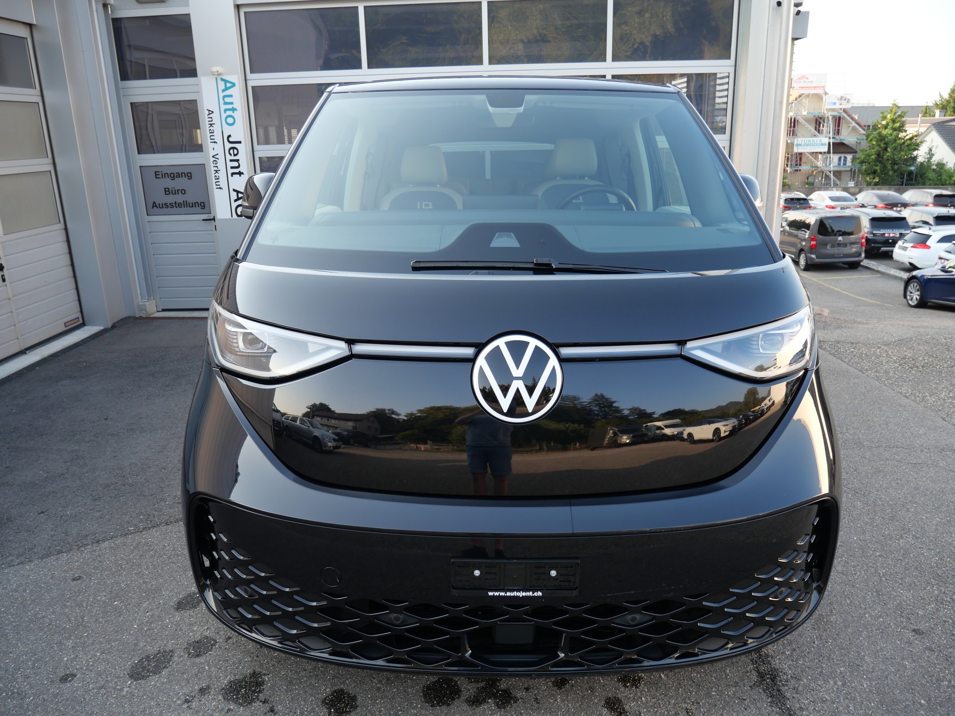 VW ID.Buzz NWB Pro *CH-Auto, Matrix-Scheinwerfer, 8 Reifen*-showroom-element-3