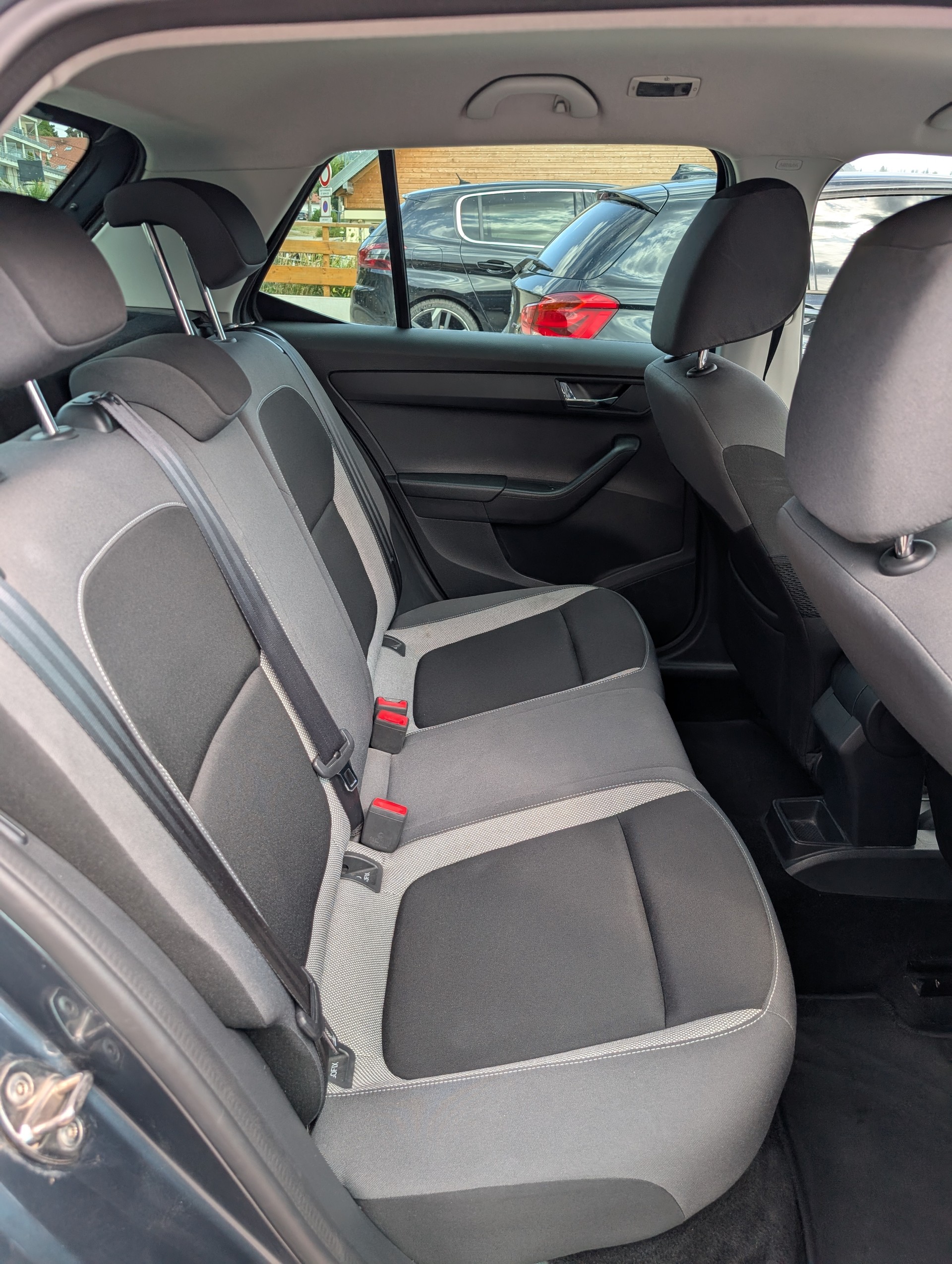 SKODA FABIA 1.2 TSI Ambition-image-2