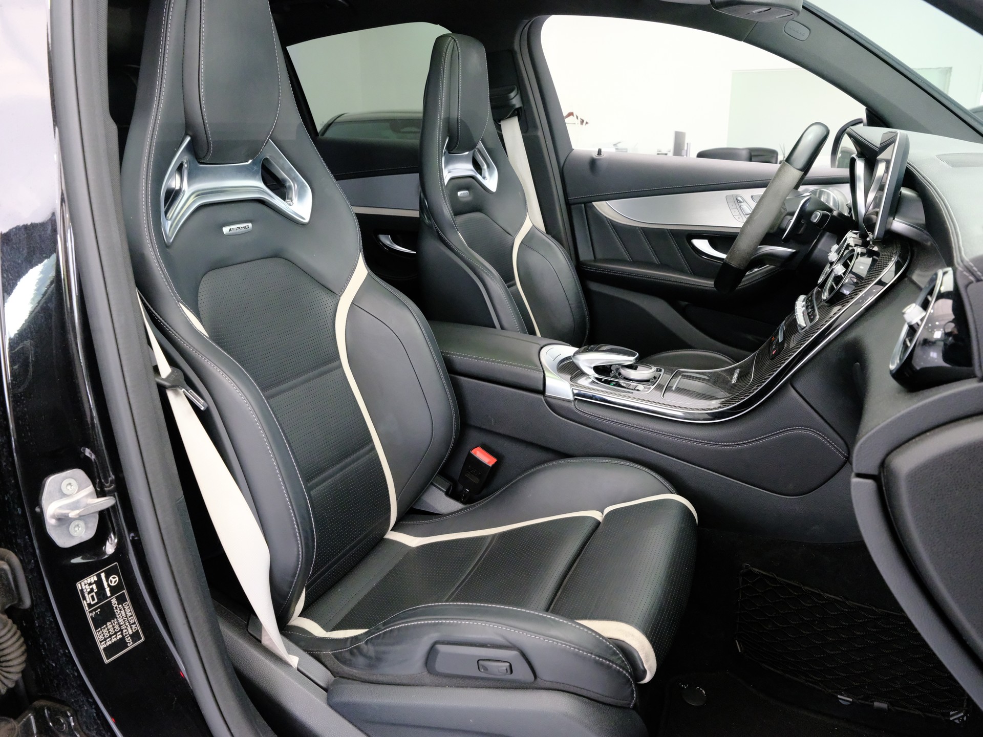 MERCEDES-BENZ GLC Coupé 63 S AMG Edition 1 4Matic+ 9G-Tronic-image-14