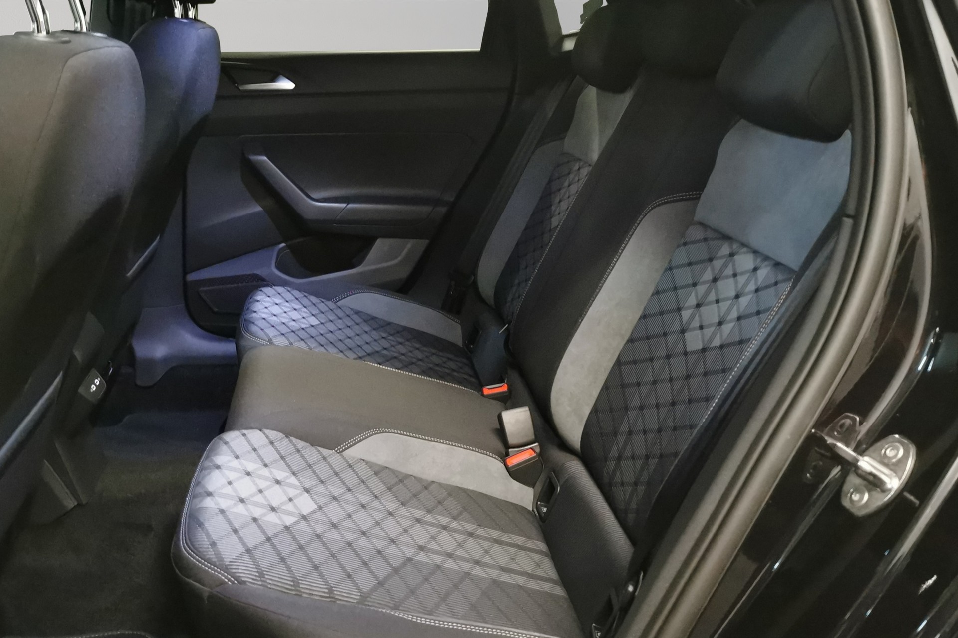 VW Polo 1.0 TSI R-Line DSG-image-11