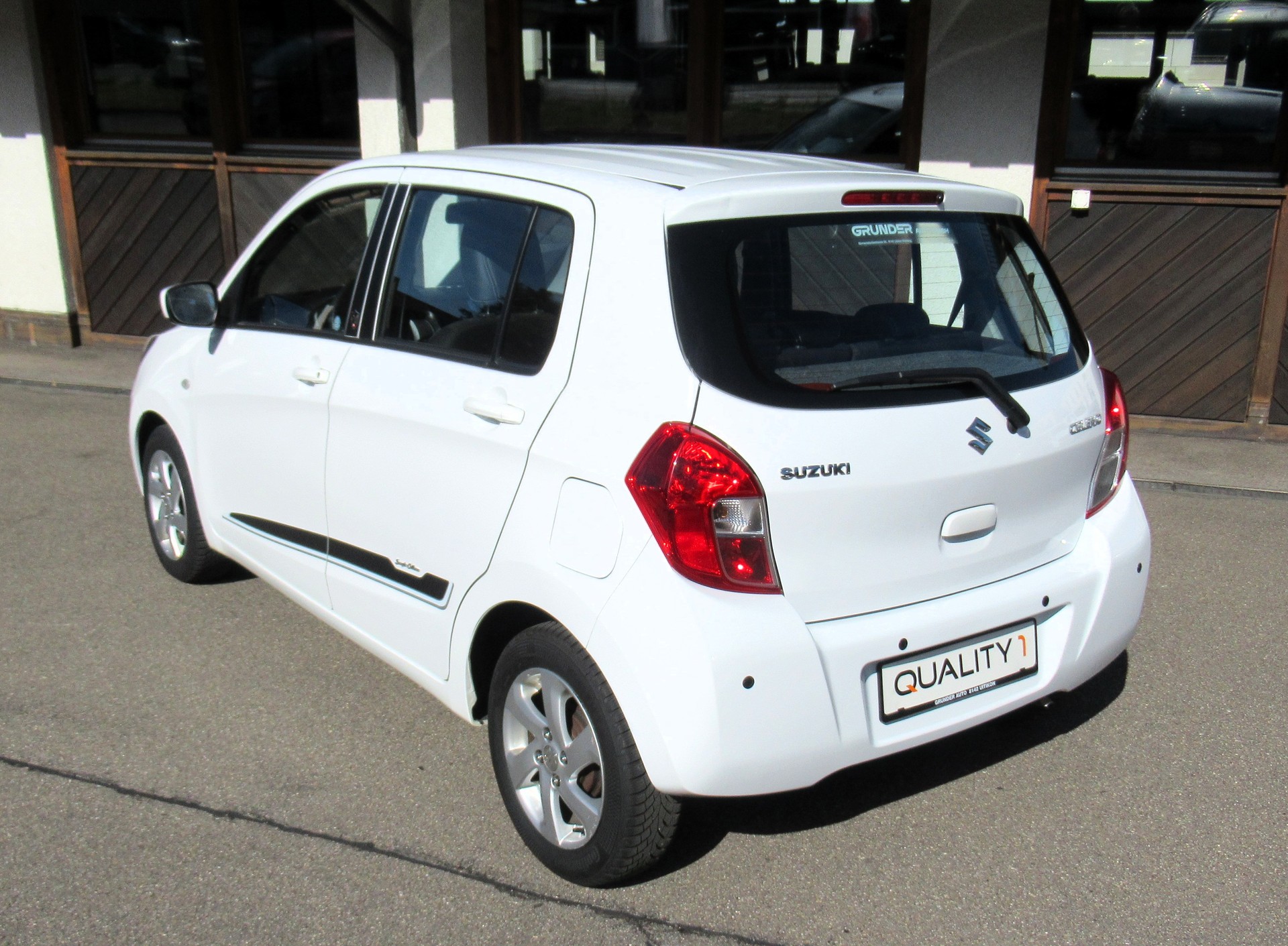 SUZUKI Celerio 1.0 Compact Top-showroom-element-2