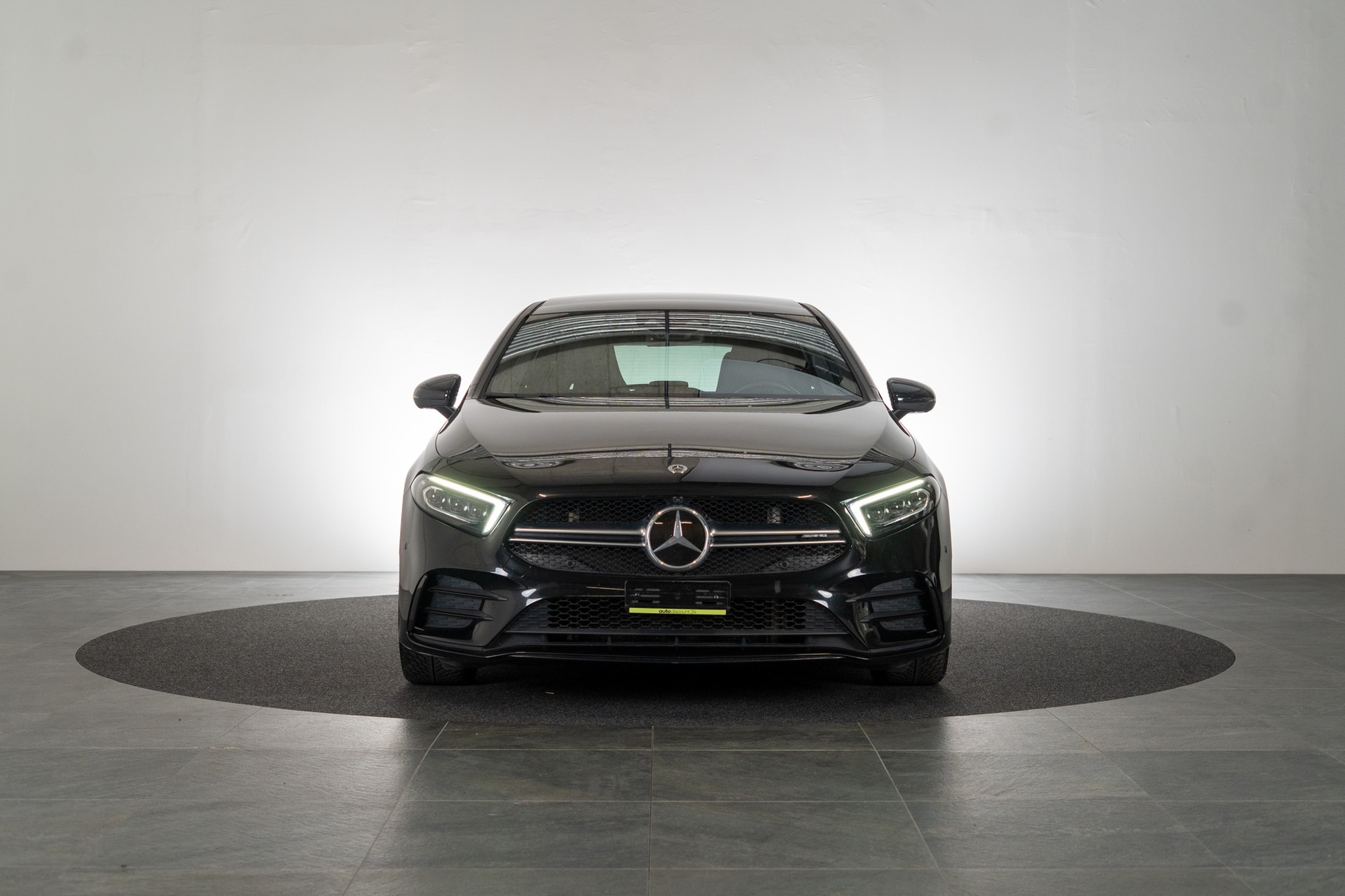 MERCEDES-BENZ A 35 AMG 4matic / CH-Fahrzeug / Panorama / Burmester / 360°Kamera-showroom-element-1