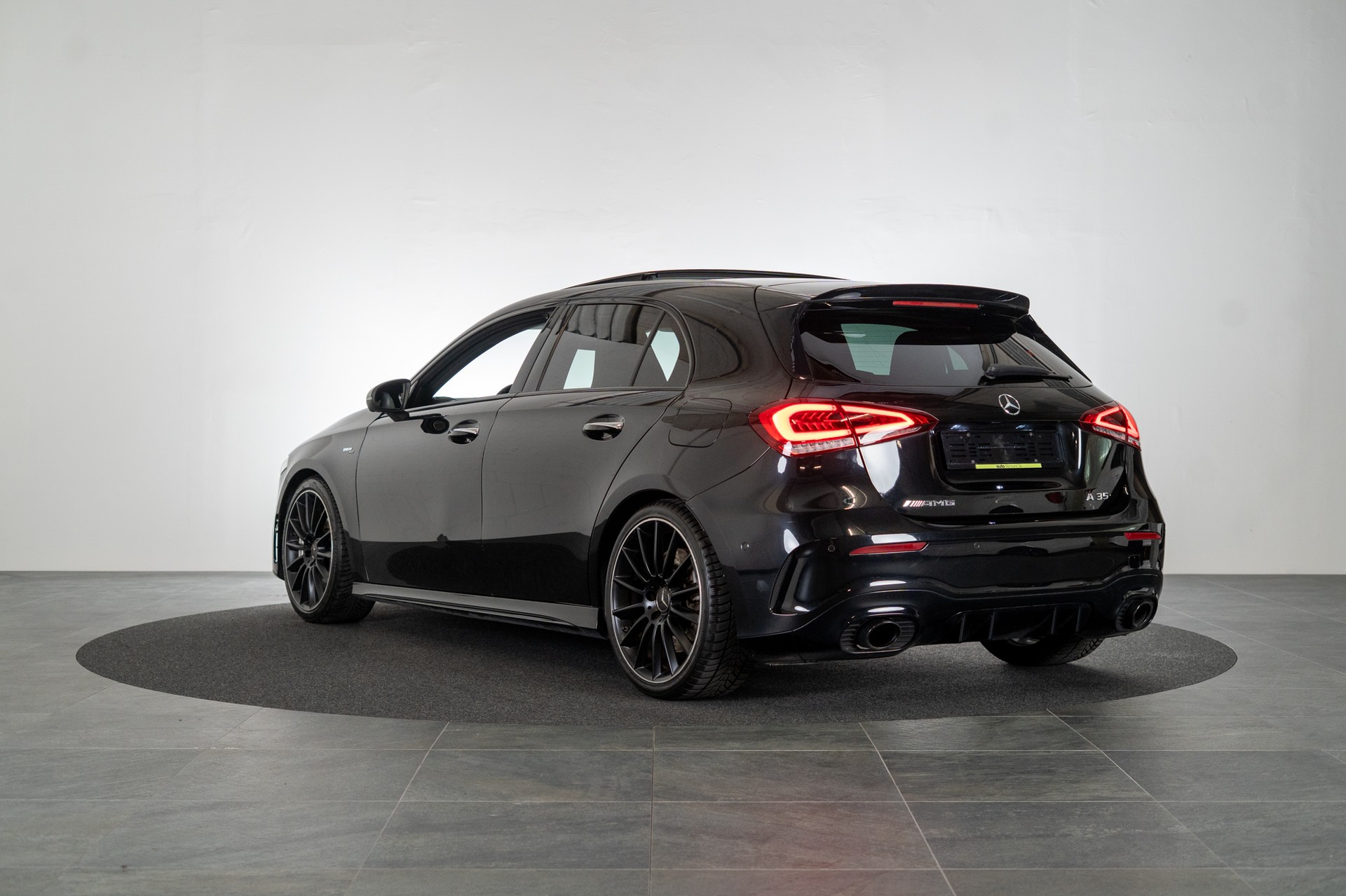MERCEDES-BENZ A 35 AMG 4matic / CH-Fahrzeug / Panorama / Burmester / 360°Kamera-image-6