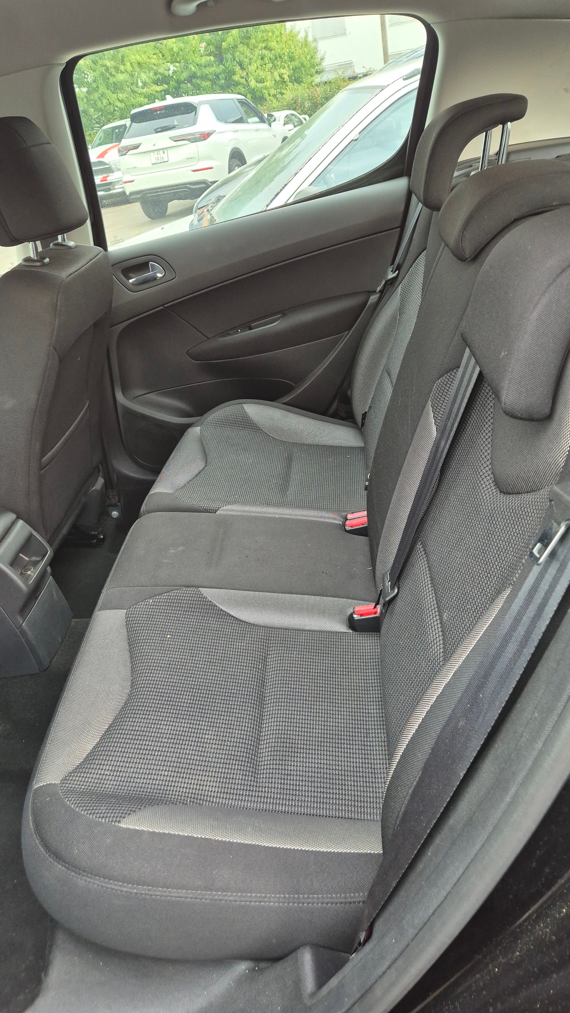 PEUGEOT 308 1.6 16V VTI Lion Ed.-image-4