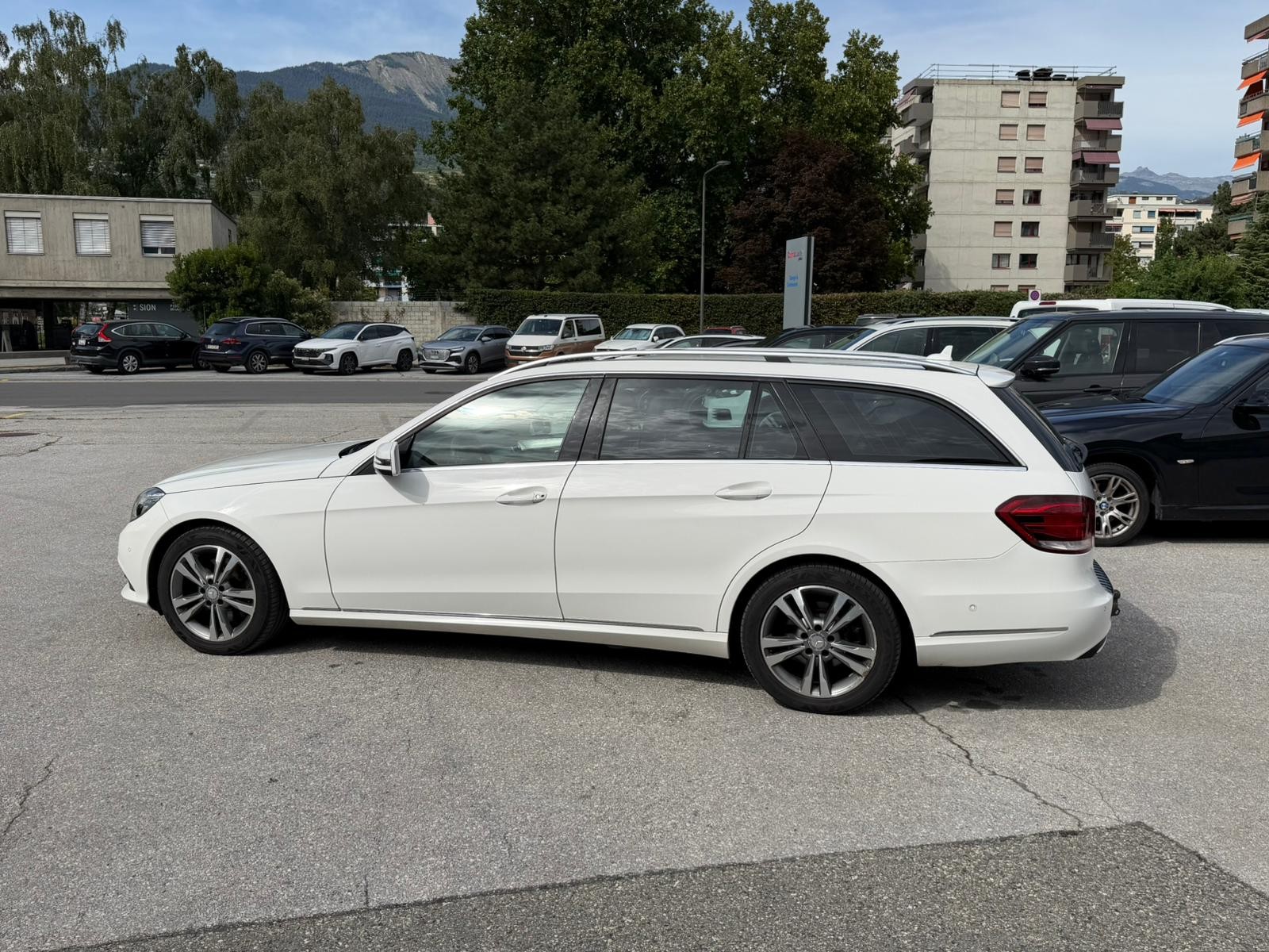 MERCEDES-BENZ E 250 CDI Avantgarde 4Matic 7G-Tronic-image-9