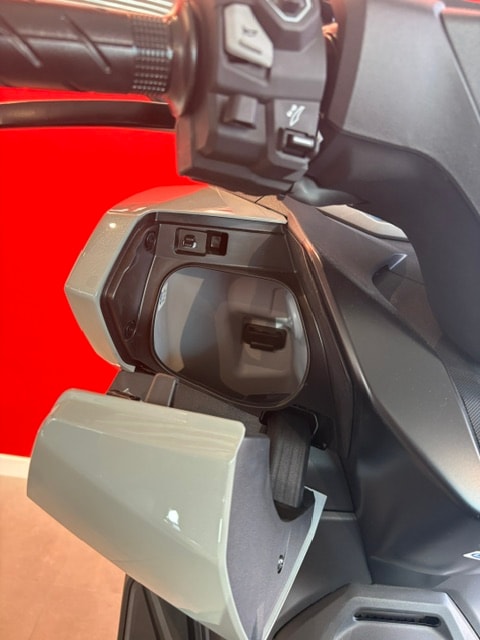 HONDA NSS 350 Smart Top Box-image-8