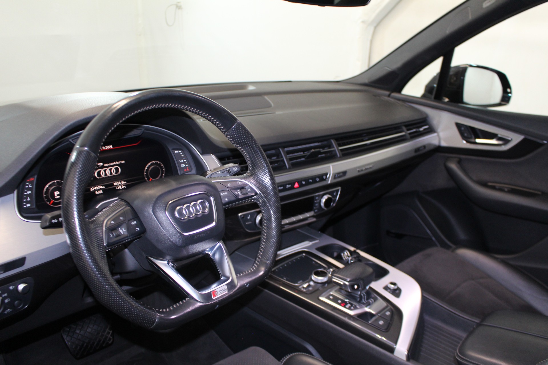 AUDI Q7 3.0 V6 TDI 272 quattro T-Tronic-image-12