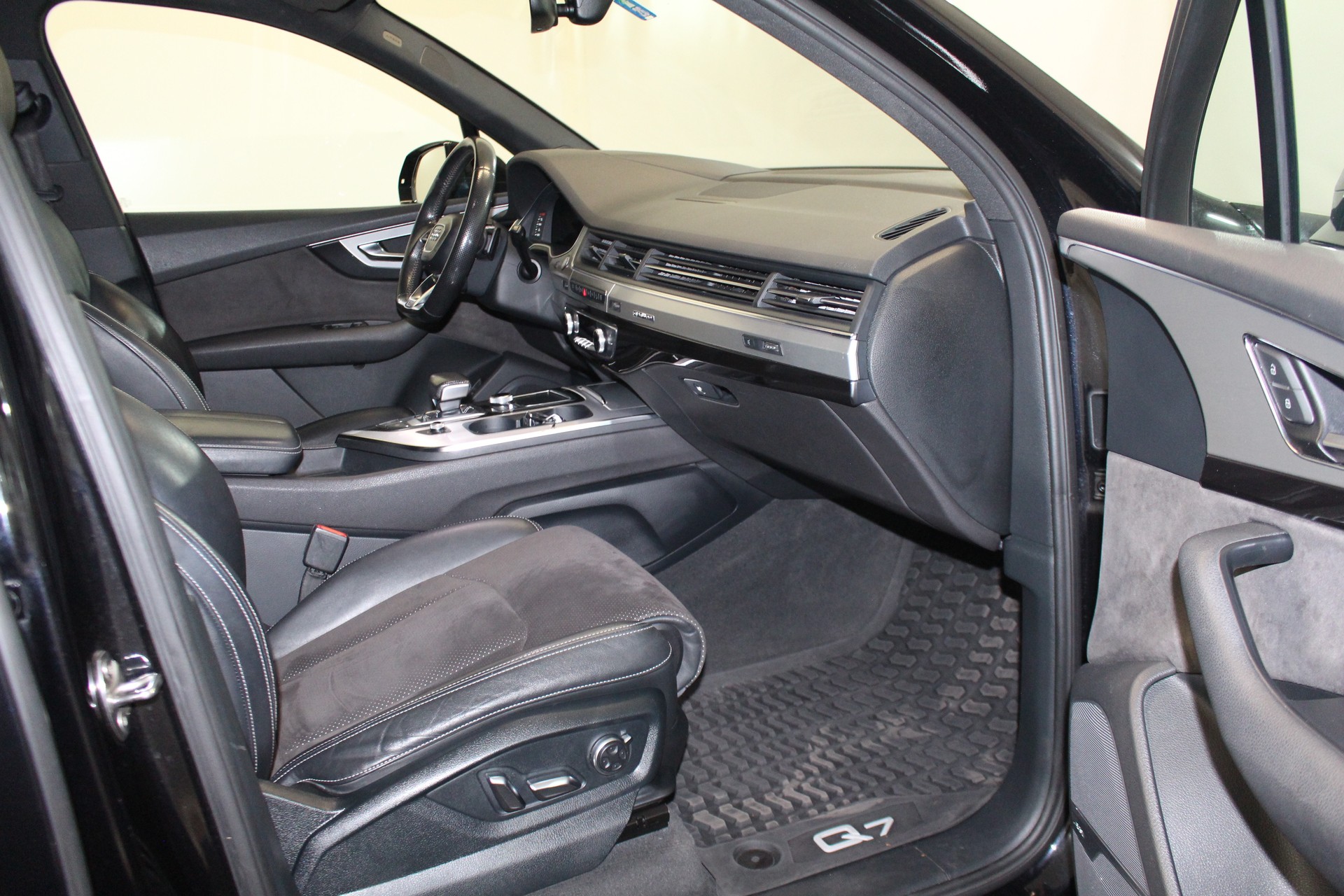 AUDI Q7 3.0 V6 TDI 272 quattro T-Tronic-image-11