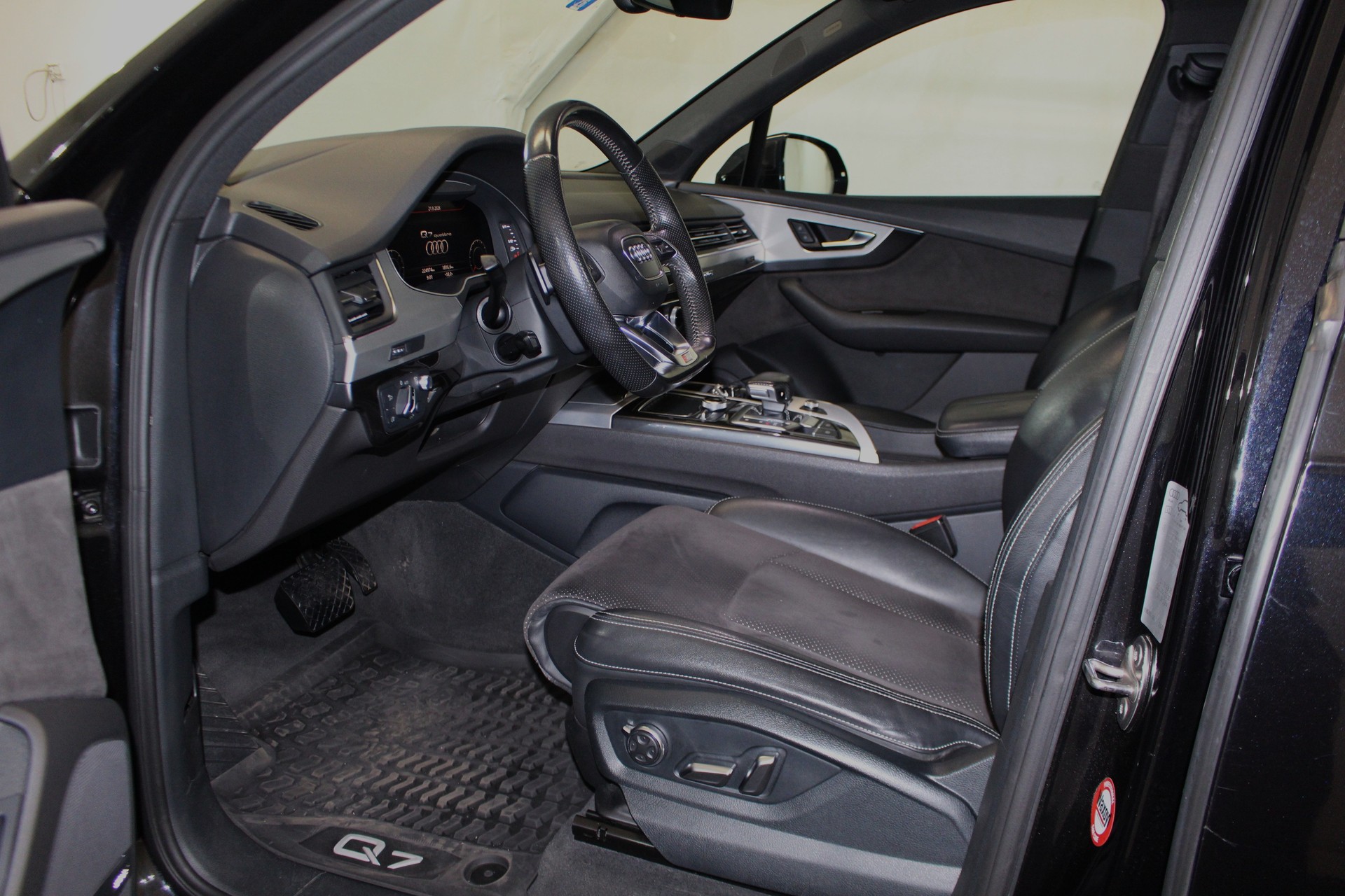 AUDI Q7 3.0 V6 TDI 272 quattro T-Tronic-image-6
