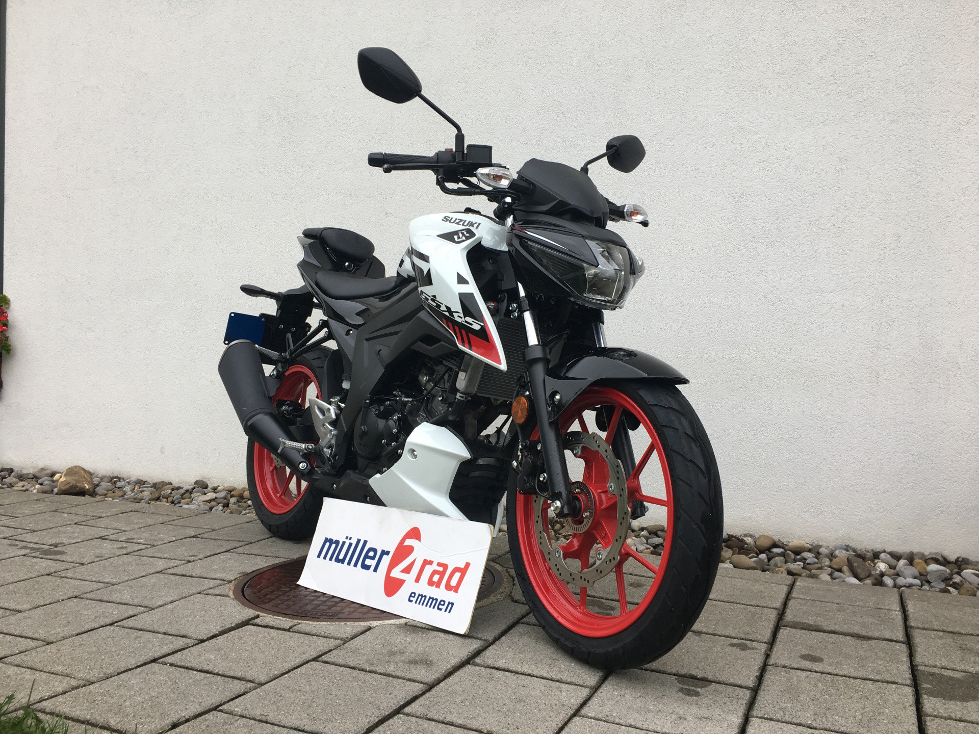 SUZUKI GSX-S 125-image-2