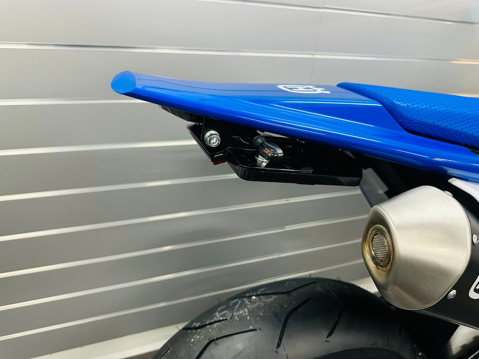 HUSQVARNA FE 450 / SUPERMOTO / MY 2027-image-3
