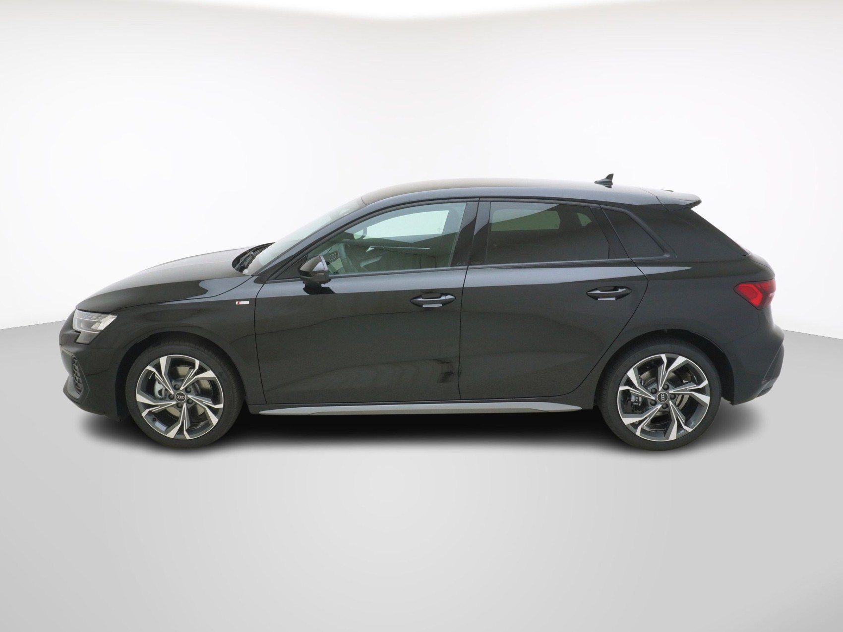 AUDI A3 Sportback 2.0 40 TFSI S Line quattro S-Tronic-showroom-element-1