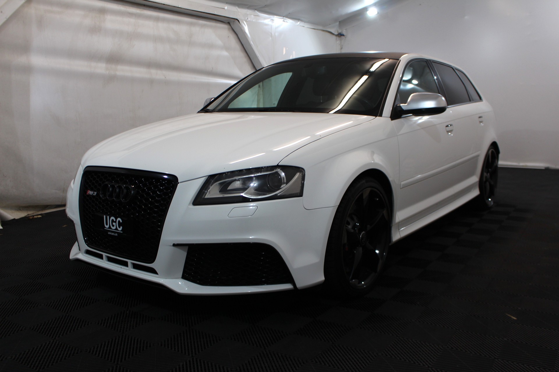 AUDI RS3 Sportback 2.5 T FSI quattro S-Tronic-showroom-element-2