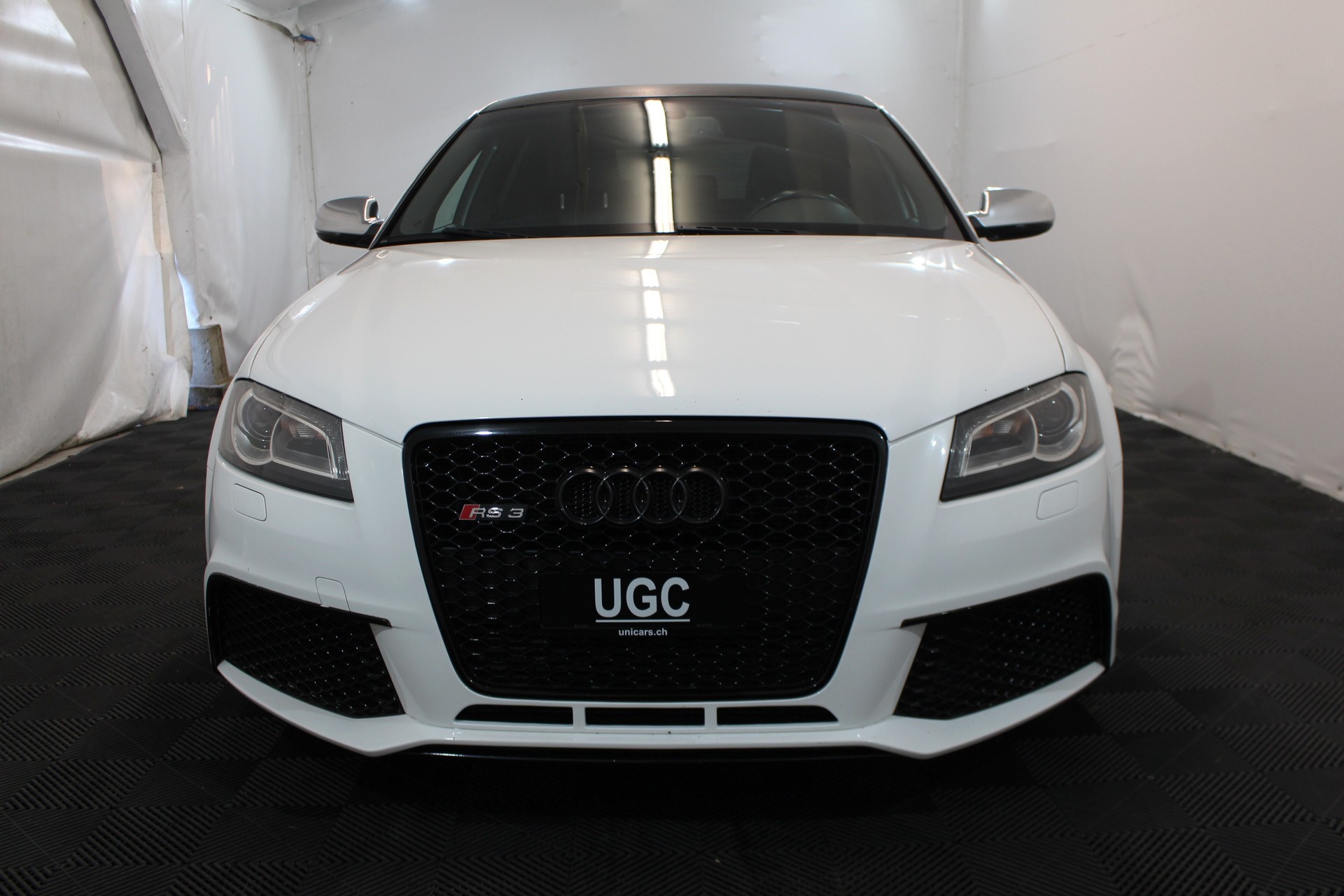 AUDI RS3 Sportback 2.5 T FSI quattro S-Tronic-showroom-element-1