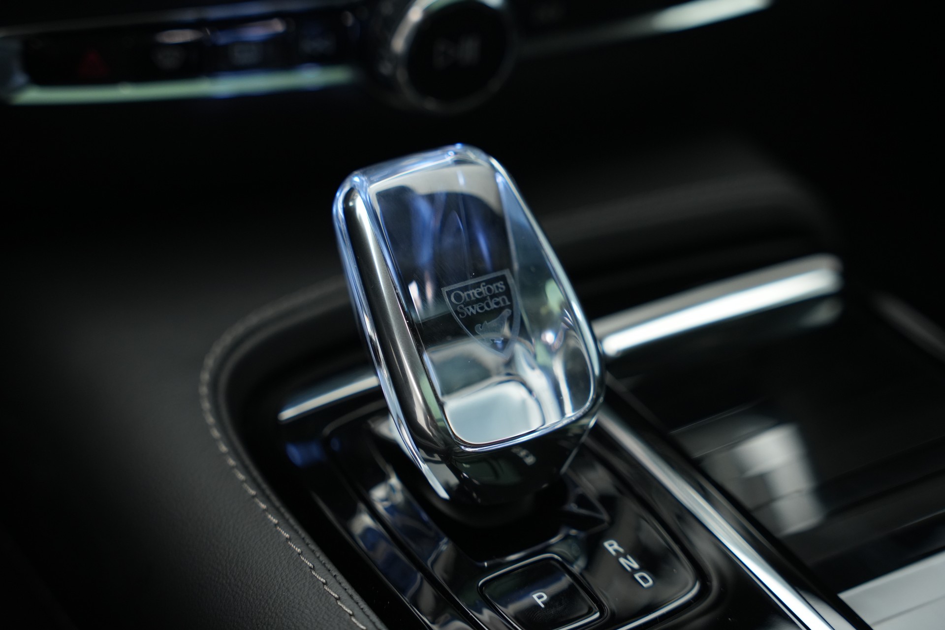 VOLVO V60 T8 eAWD Plug in Hybrid Ultra Dark Geartronic-image-18