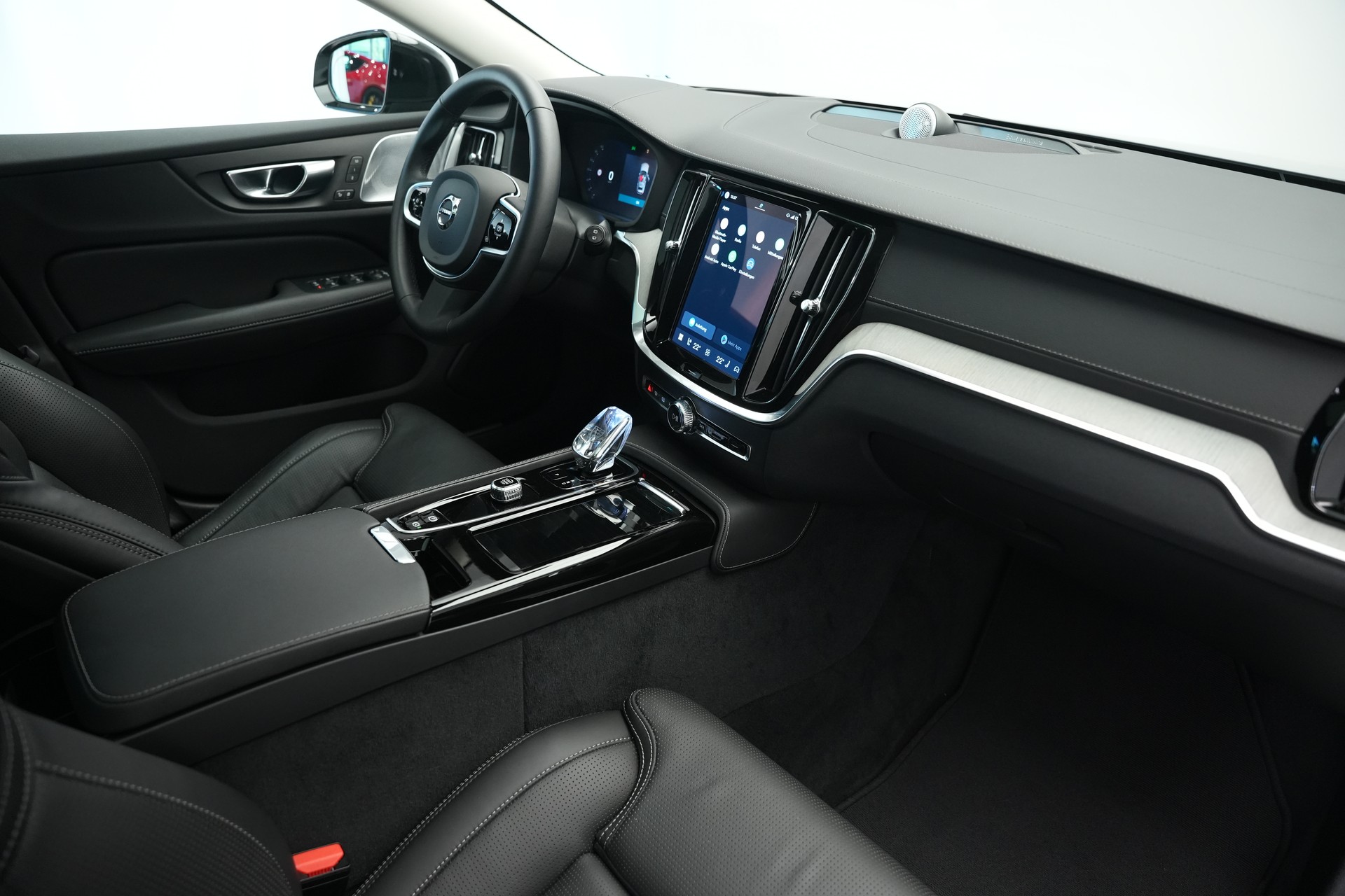 VOLVO V60 T8 eAWD Plug in Hybrid Ultra Dark Geartronic-image-11