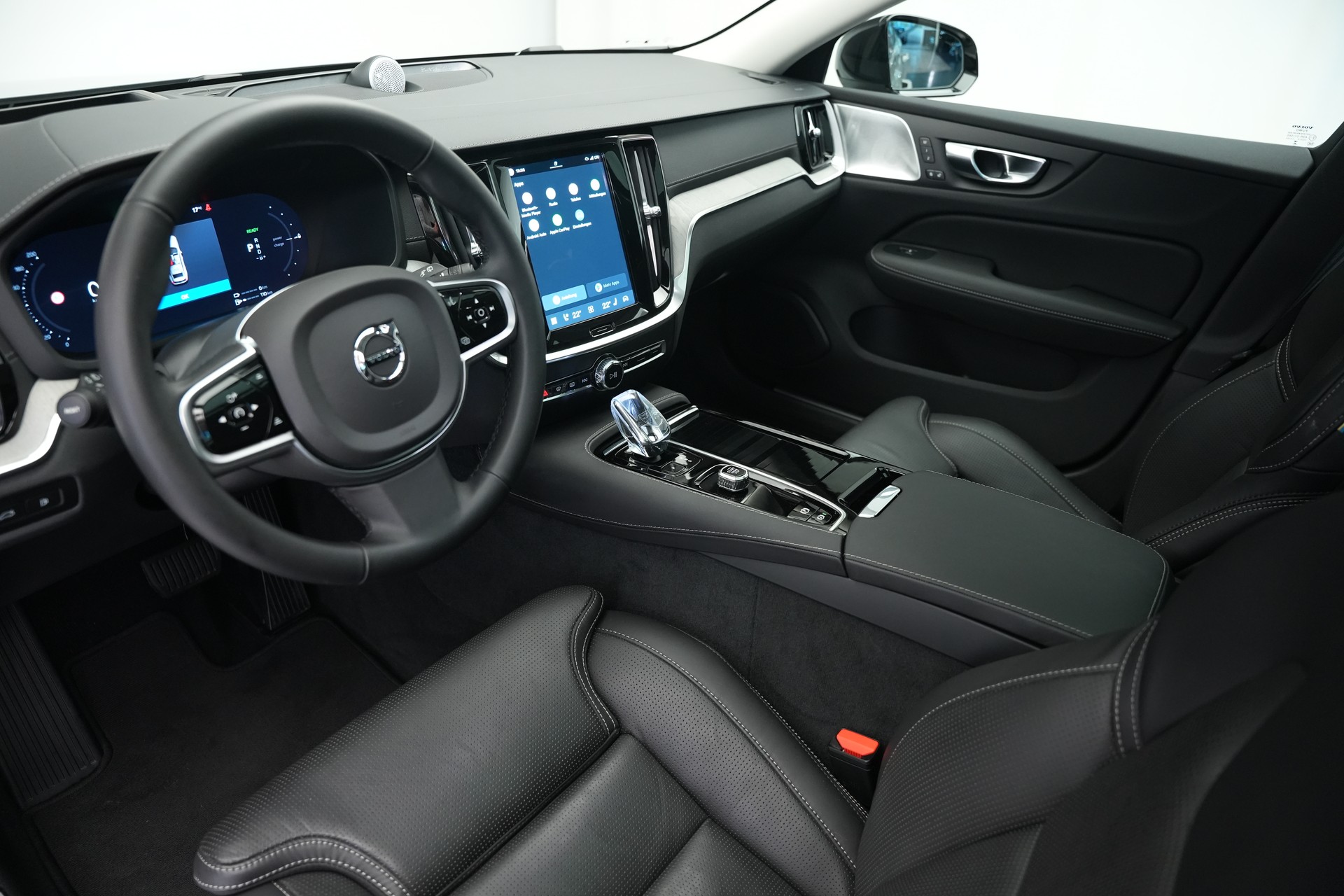 VOLVO V60 T8 eAWD Plug in Hybrid Ultra Dark Geartronic-image-10