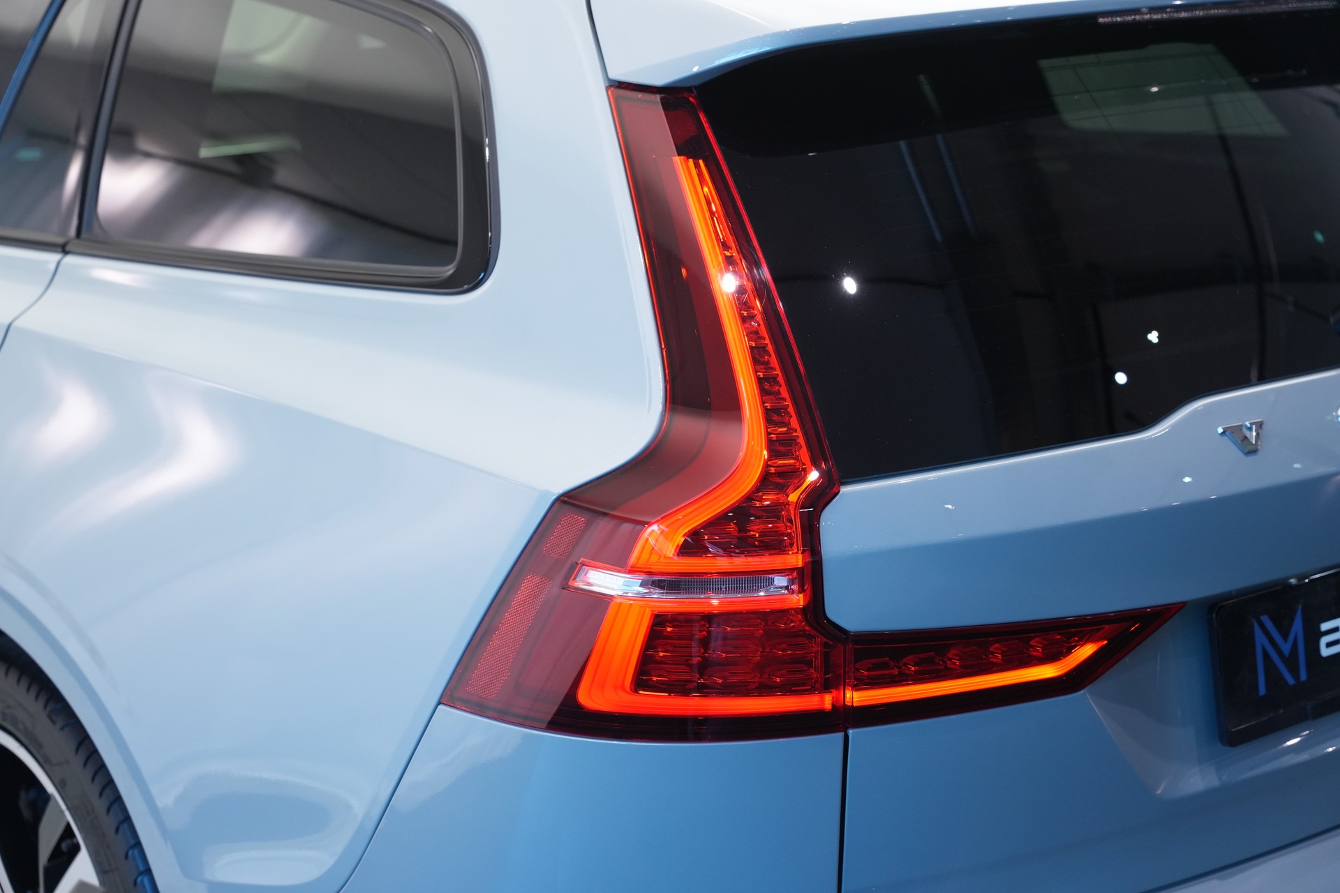 VOLVO V60 T8 eAWD Plug in Hybrid Ultra Dark Geartronic-image-41