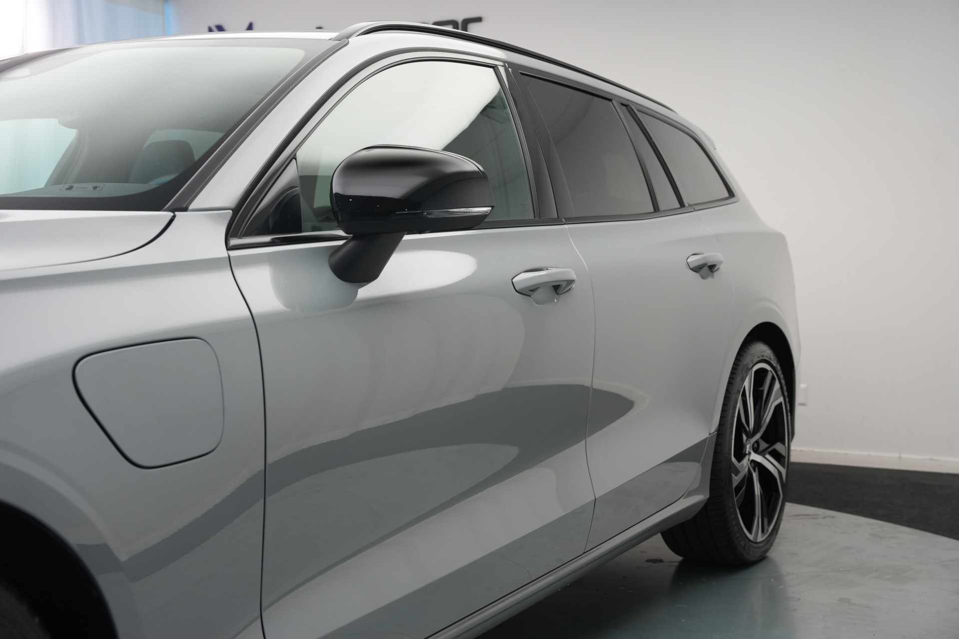 VOLVO V60 T8 eAWD Plug in Hybrid Ultra Dark Geartronic-image-42