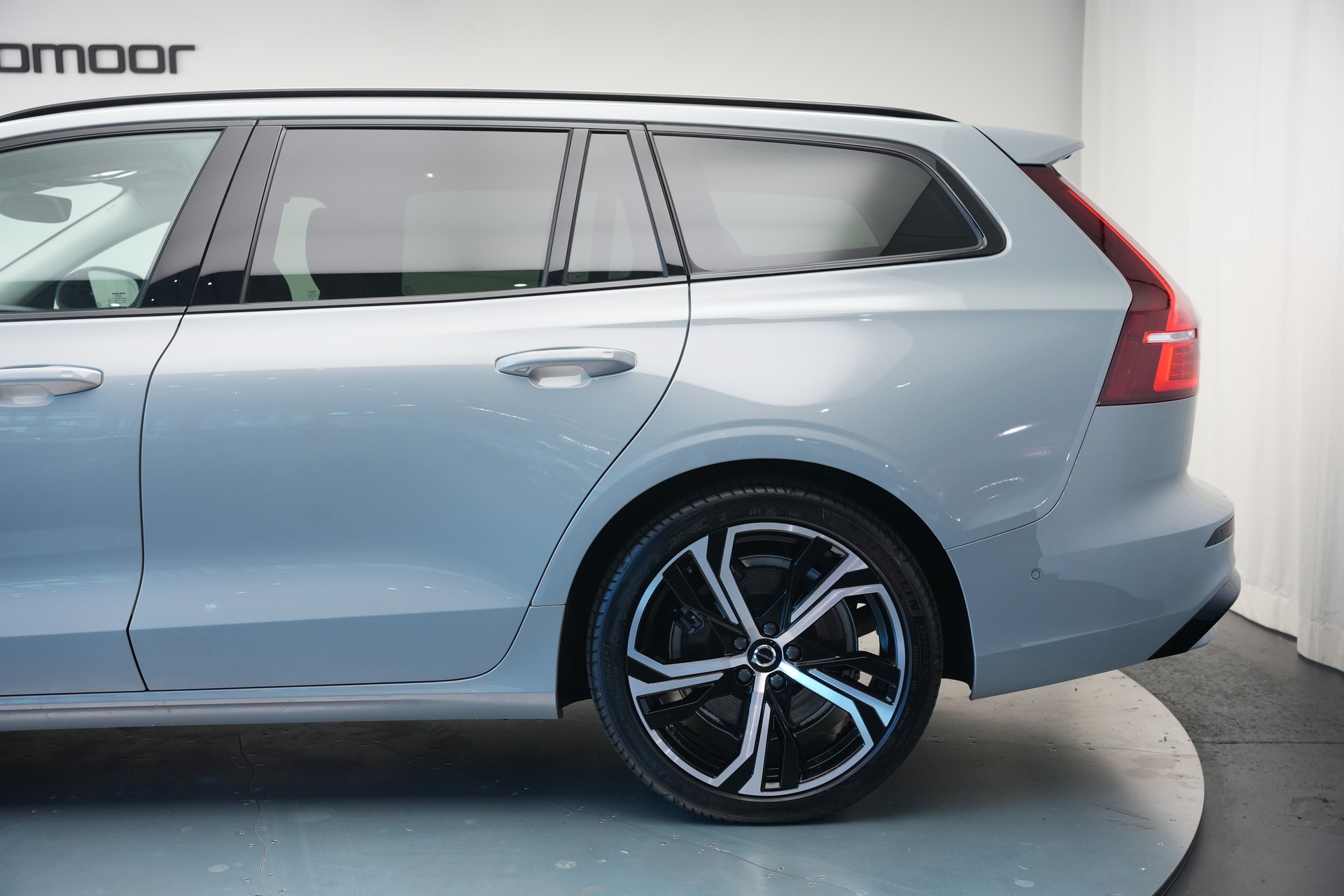 VOLVO V60 T8 eAWD Plug in Hybrid Ultra Dark Geartronic-image-38