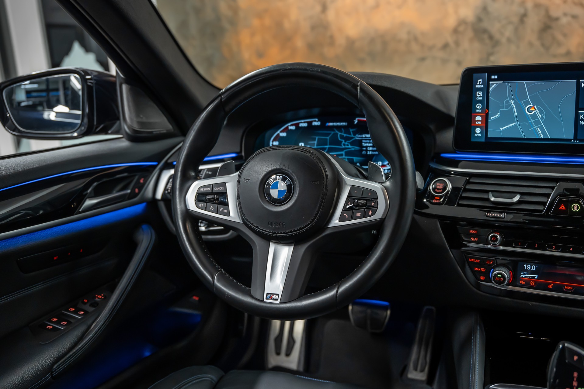 BMW M550i xDrive M Sport Pro Steptronic *Laser*M-Performance Sitze*Head-Up*360°*-image-14