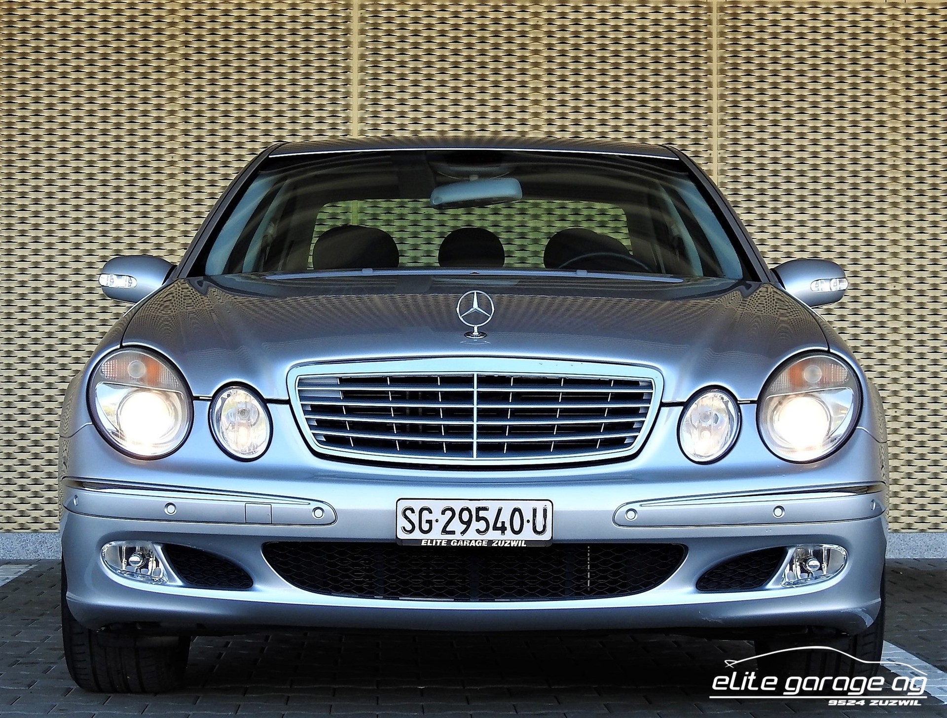 MERCEDES-BENZ E 240 Elégance-image-1