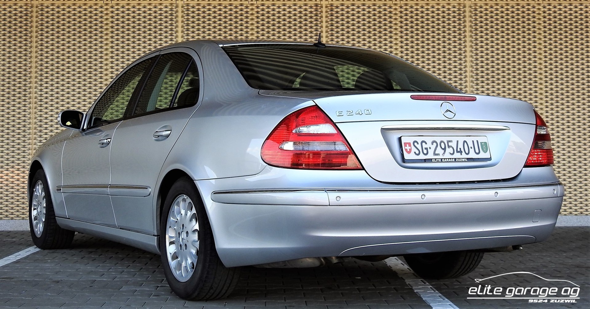 MERCEDES-BENZ E 240 Elégance-image-3