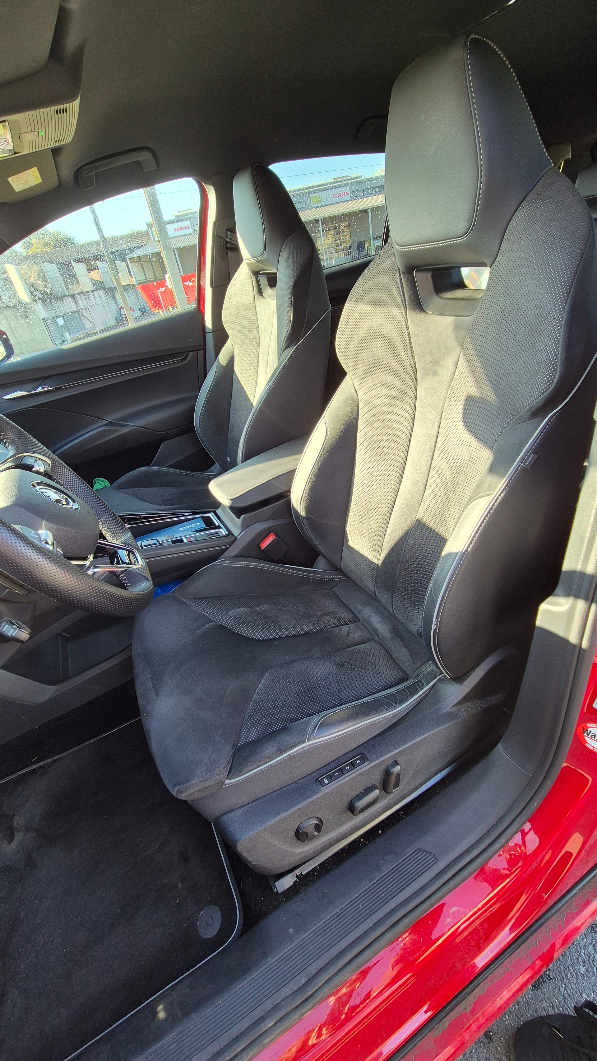 SKODA Enyaq iV 80x-image-10