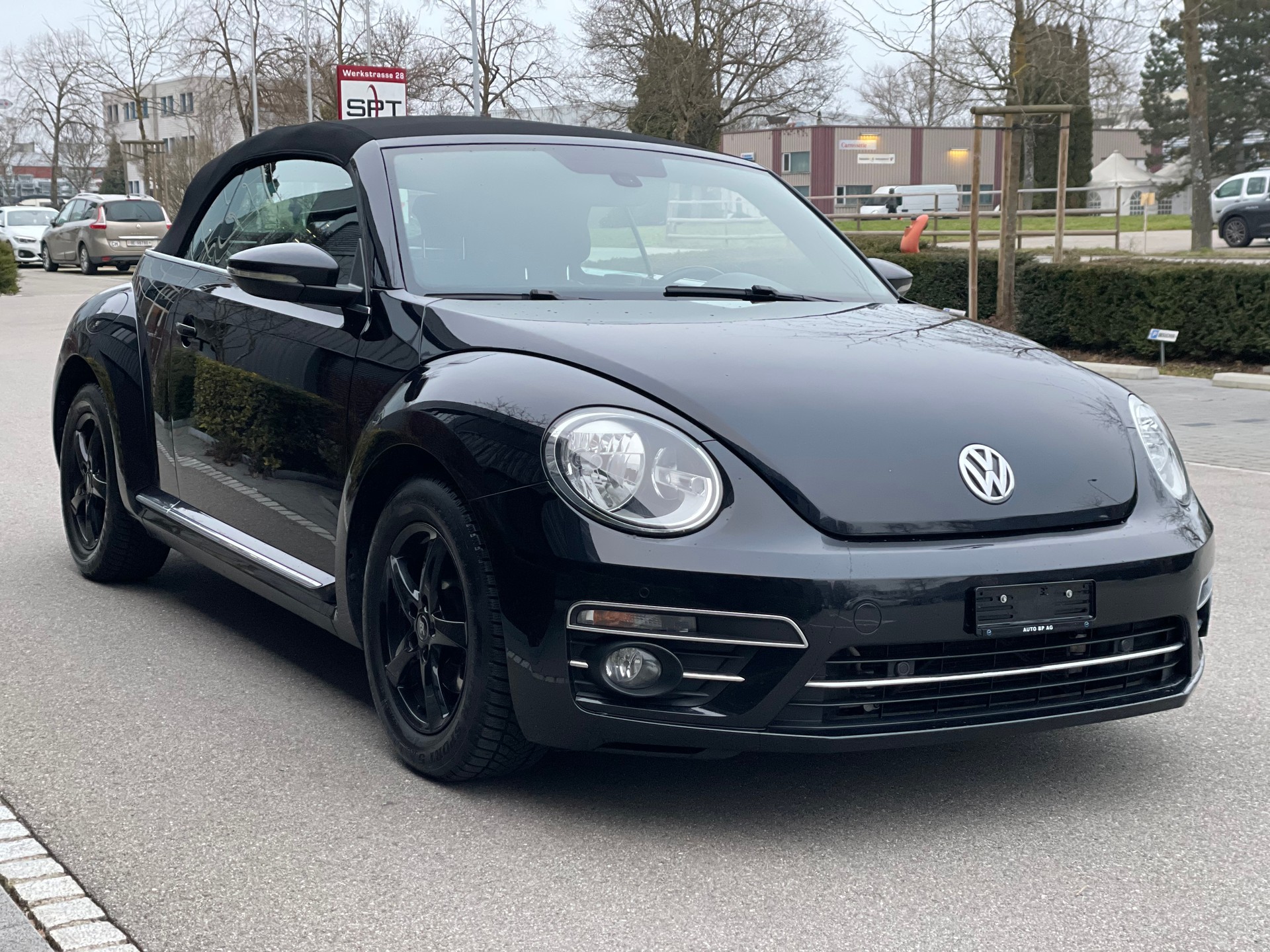 VW New Beetle Cabriolet 1.2 TSI BMT Design DSG-image-3