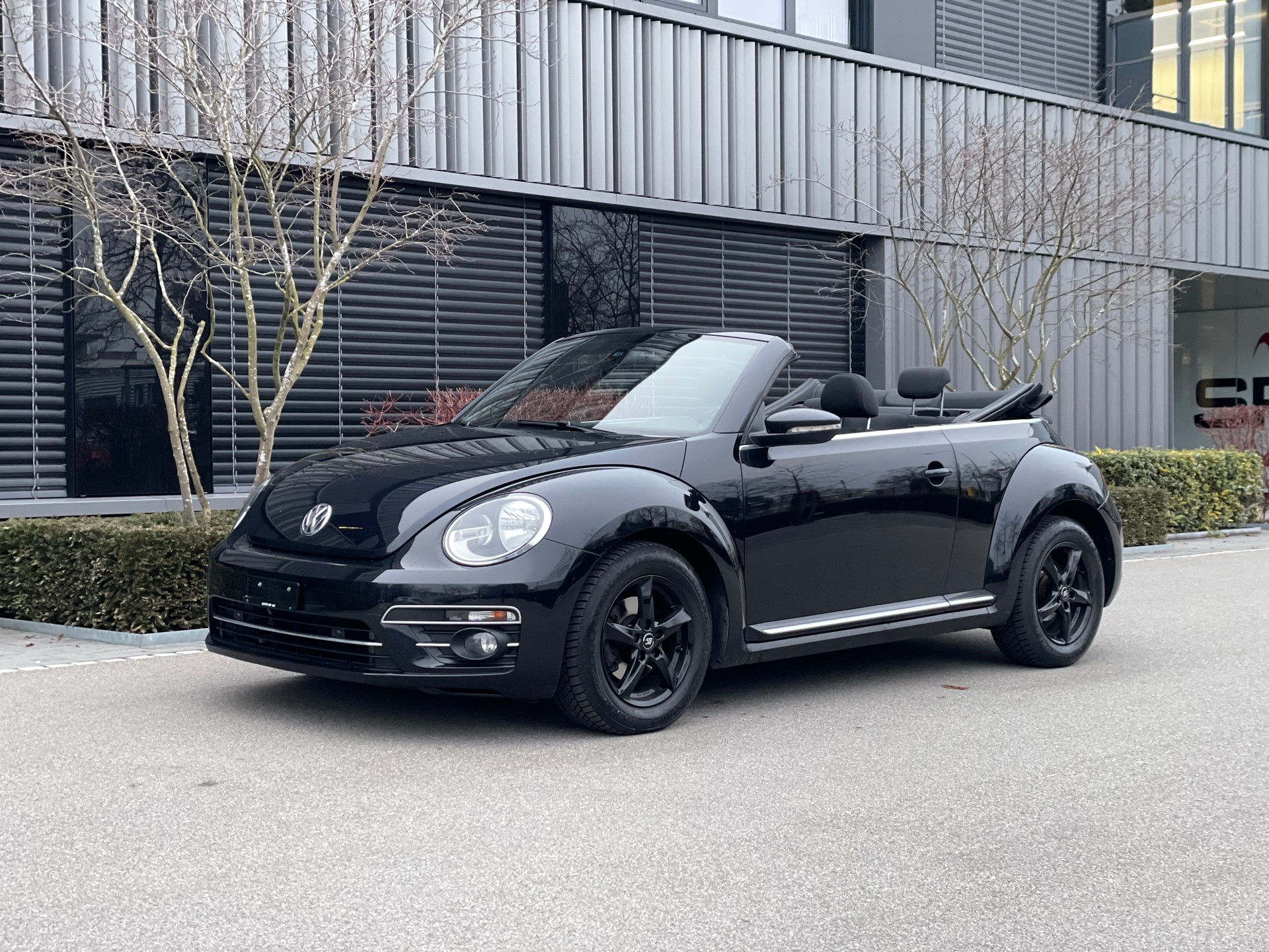 VW New Beetle Cabriolet 1.2 TSI BMT Design DSG-image-9