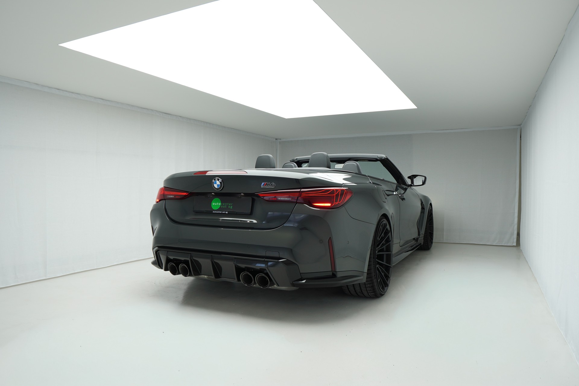 BMW M4 Cabrio Competition M xDrive / HR/ Distanzscheiben /-image-11